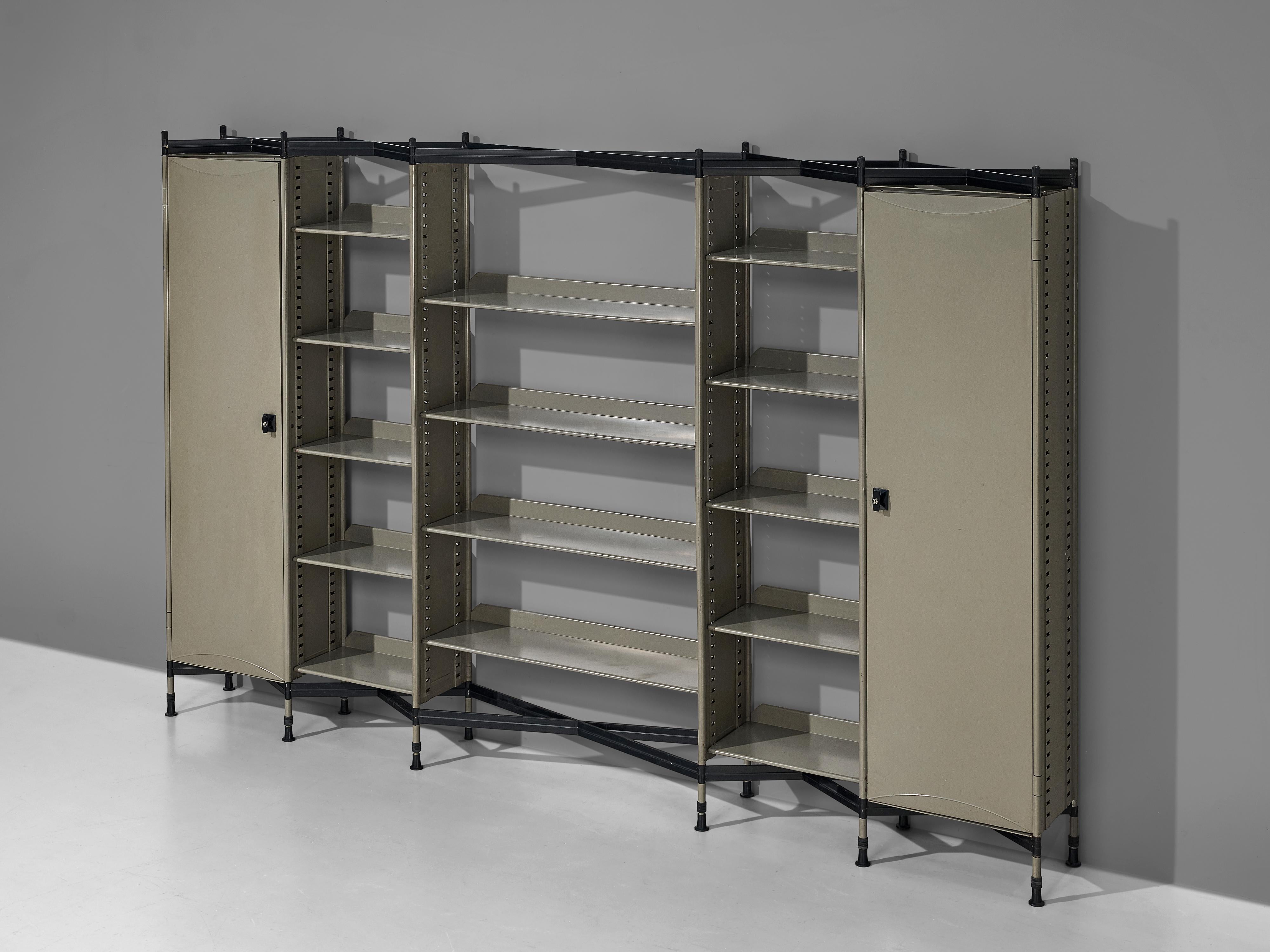 Milieu du XXe siècle Studio BBPR pour le système d'étagères en métal 'Spazio' d'Olivetti en vente