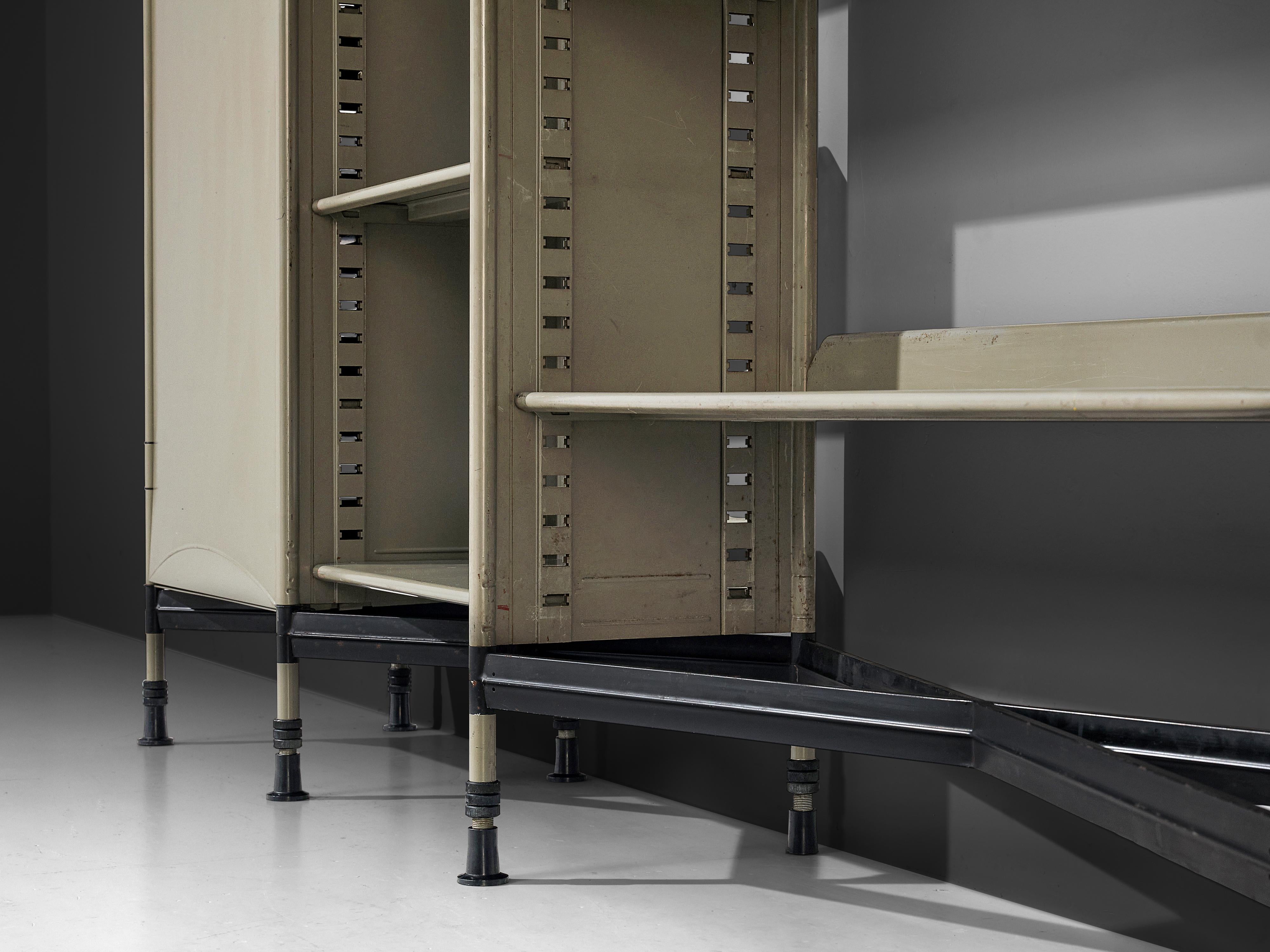 Studio BBPR for Olivetti 'Spazio' Shelving System in Steel For Sale 1
