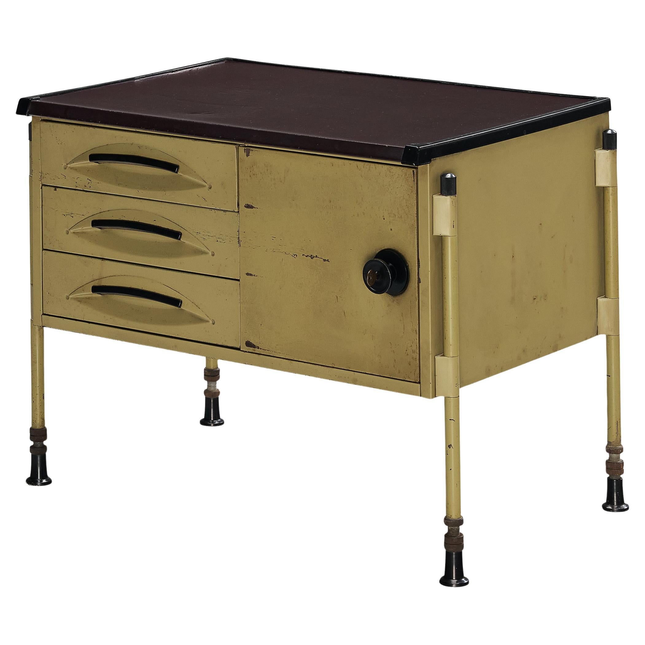 Studio BBPR pour Olivetti 'Spazio' Table d'appoint ou petite armoire  en vente