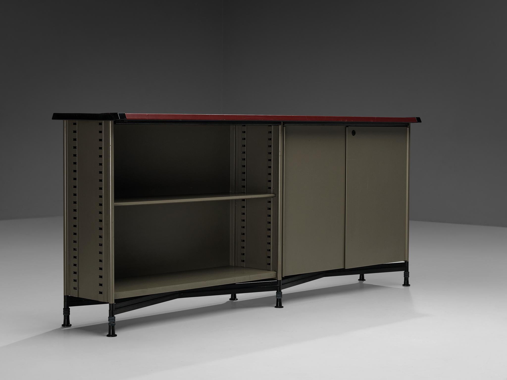 Mid-Century moderno Studio BBPR per Olivetti 'Spazio' Sideboard in Acciaio Coates Grigio in vendita