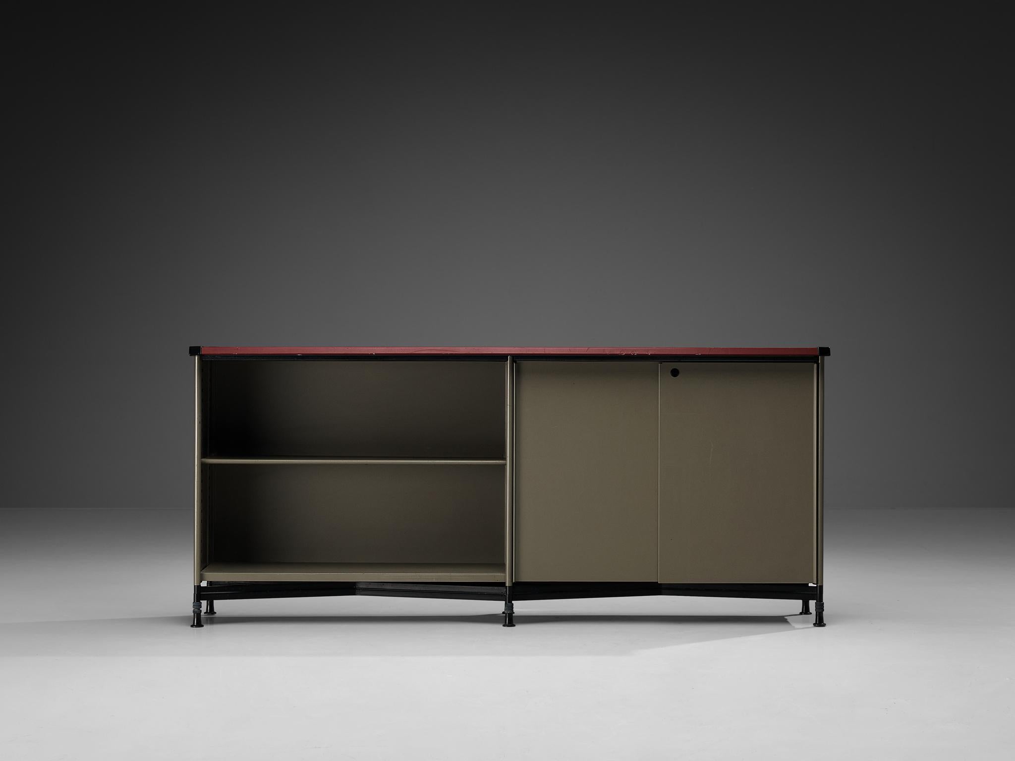 Studio BBPR per Olivetti 'Spazio' Sideboard in Acciaio Coates Grigio In condizioni buone in vendita a Waalwijk, NL