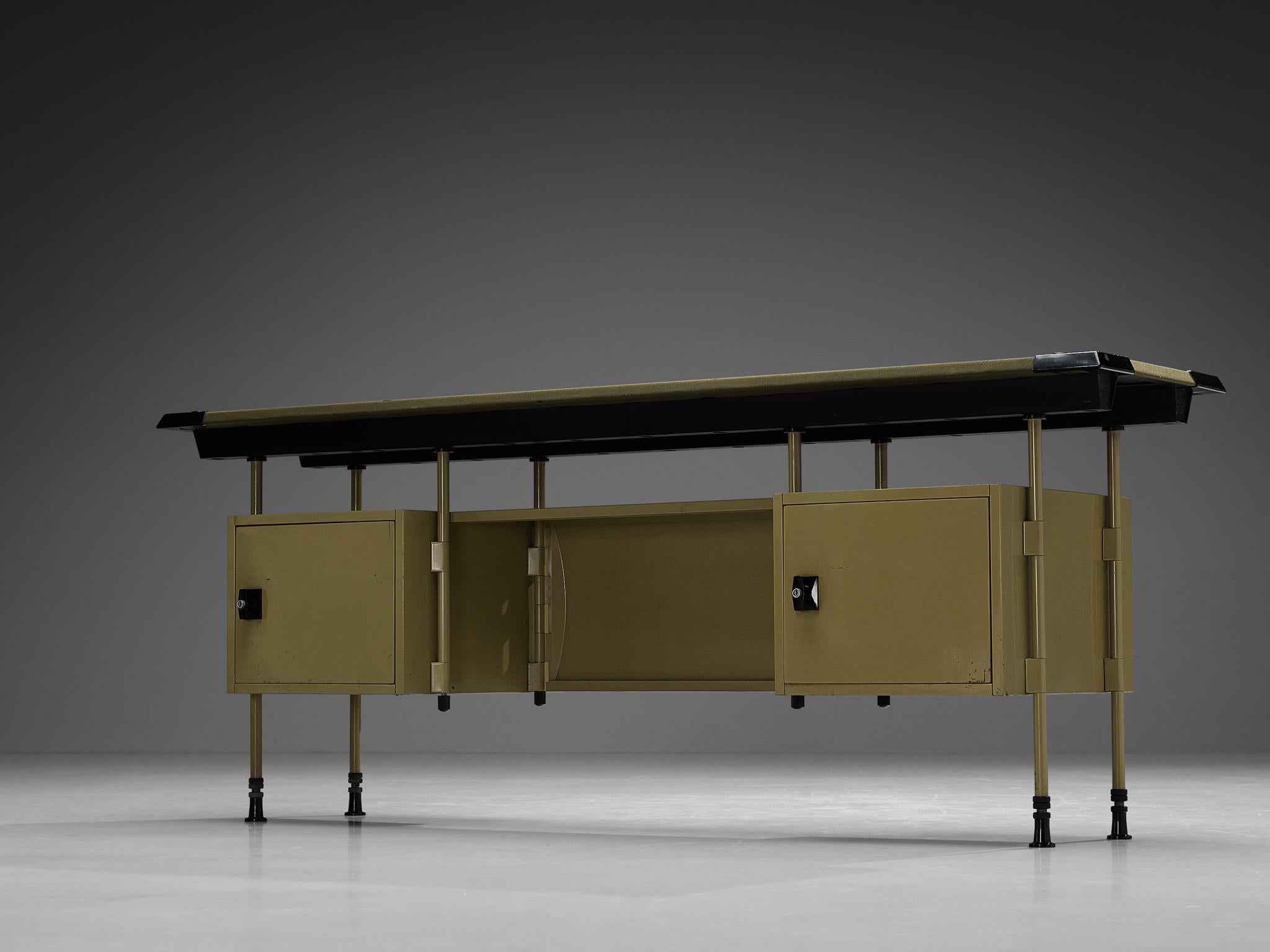 Acier Studio BBPR pour Olivetti 'Spazio' Sideboard en acier laqué jaune  en vente