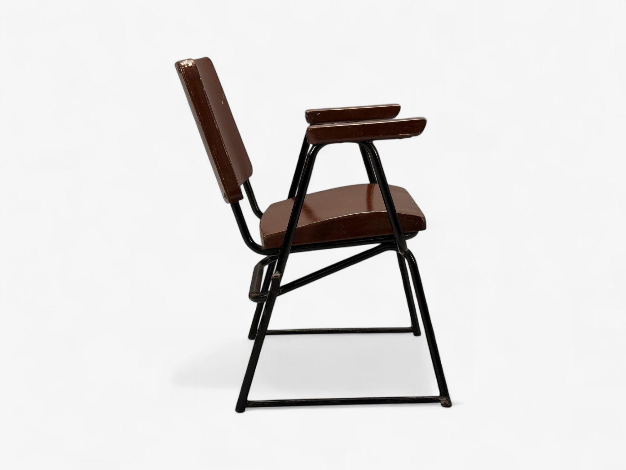 Studio BBPR, Lackiertes Eisen, Holz, Zwölf Sessel, Italien, 1960er Jahre im Angebot 3