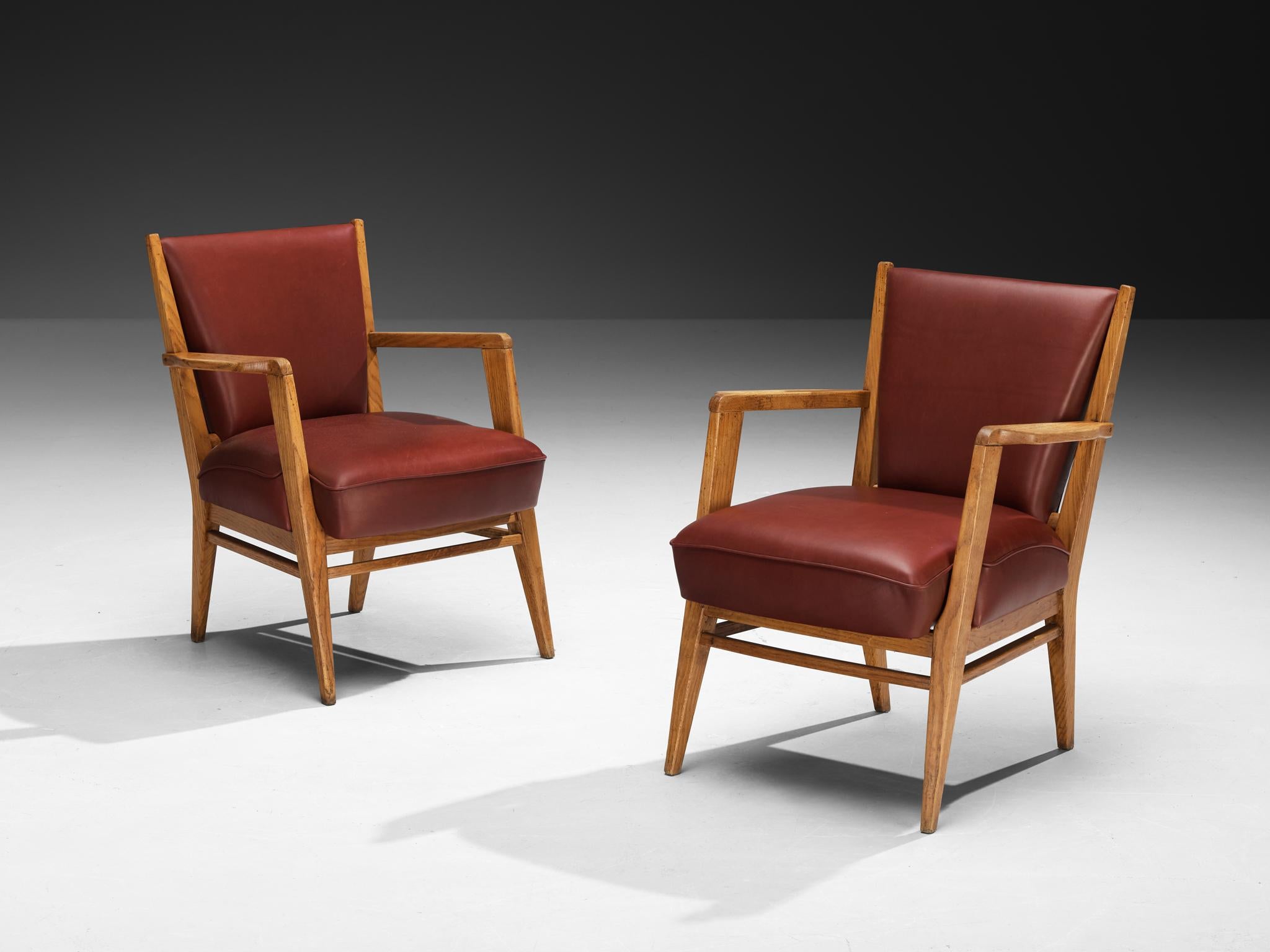 Italiano Studio B. A. B. P.. Sedie da salotto in pelle rosso borgogna e Oak in vendita