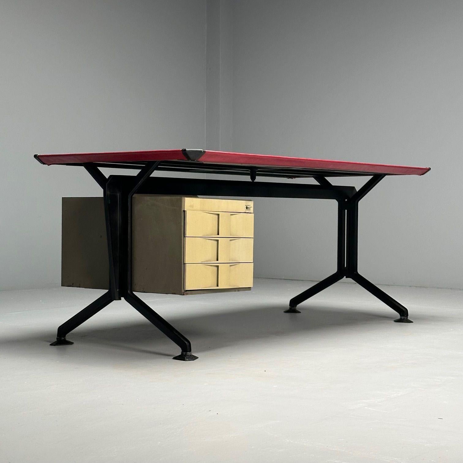 Studio BBPR, Olivetti, Italienischer Mid-Century Modern-Schreibtisch, Metall, 1950er Jahre (Moderne der Mitte des Jahrhunderts) im Angebot