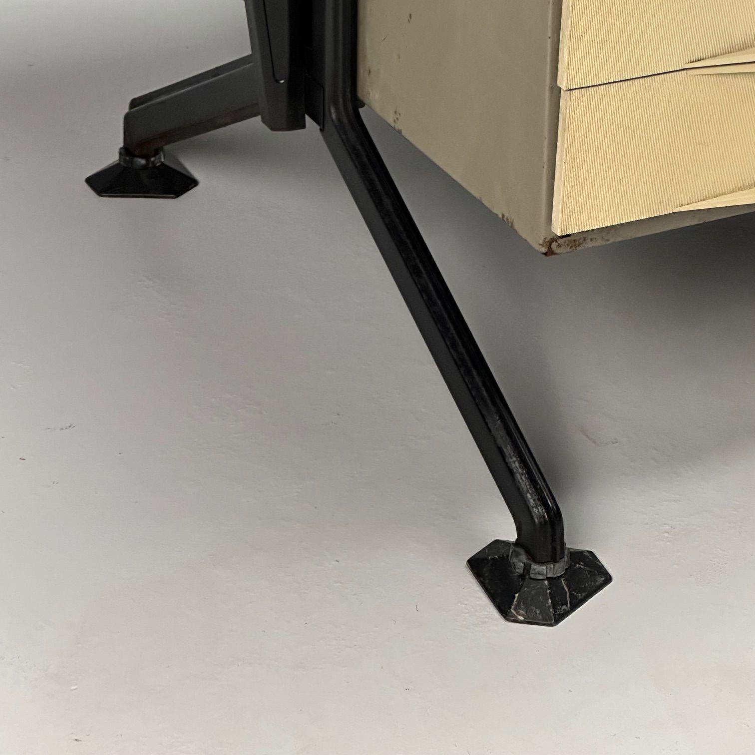 Studio BBPR, Olivetti, Italienischer Mid-Century Modern-Schreibtisch, Metall, 1950er Jahre im Angebot 1
