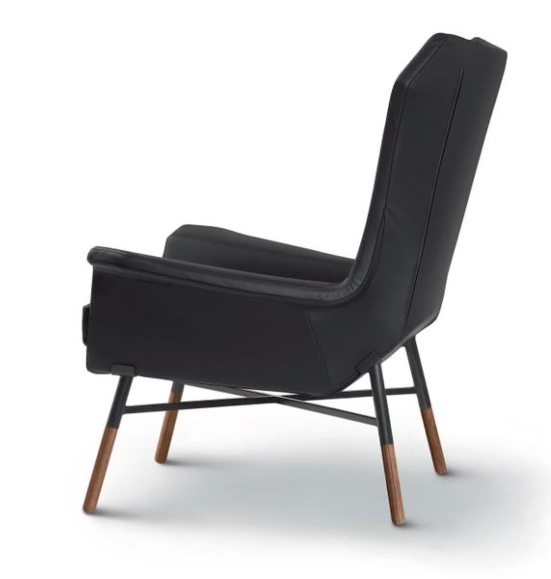 Mid-Century Modern Studio B.B.P.R. Pair of 'Giulietta' Lounge Chairs in Leather for Arflex For Sale