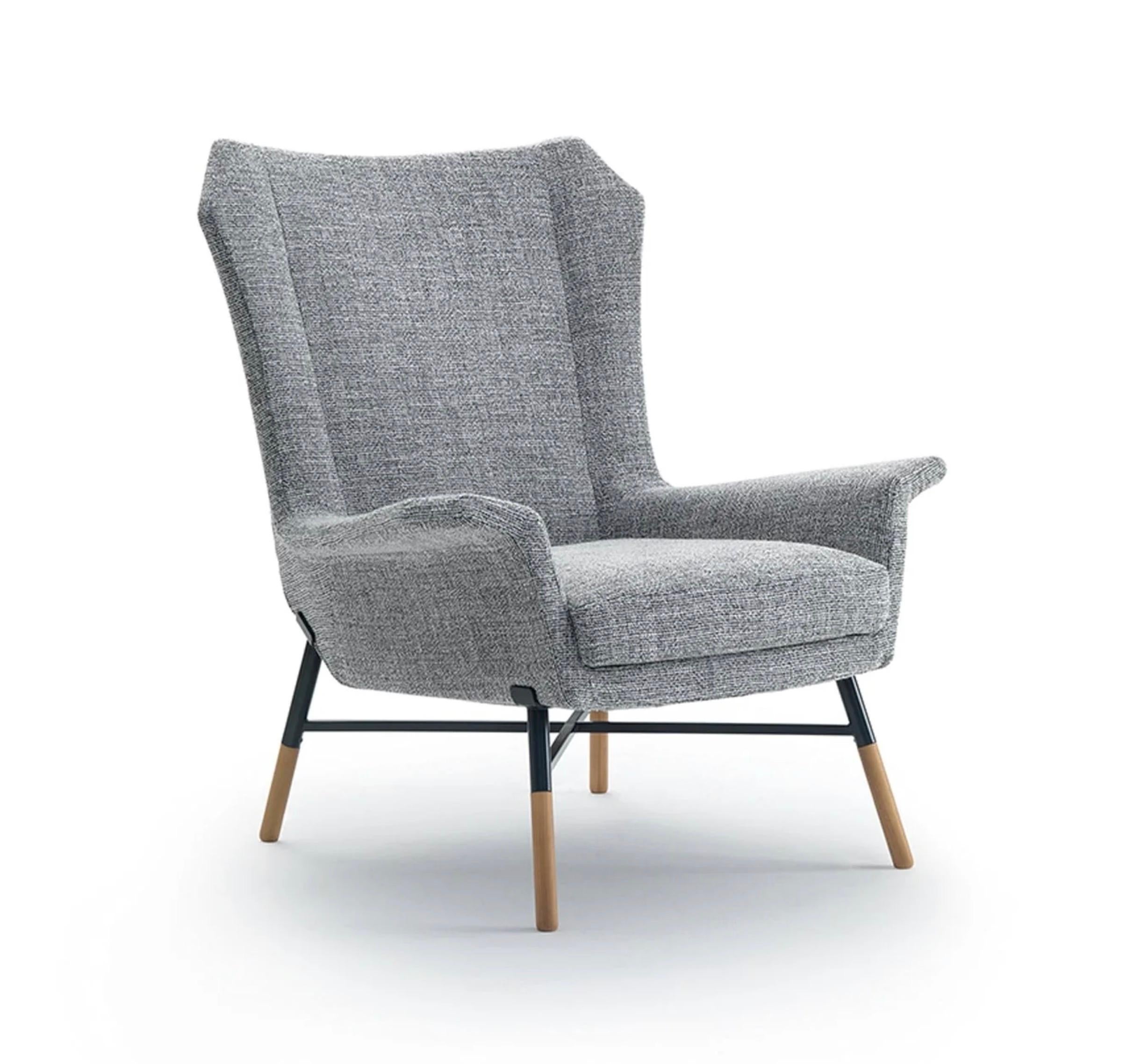 Hand-Crafted Studio B.B.P.R. Pair of 'Giulietta' Lounge Chairs in Leather for Arflex For Sale