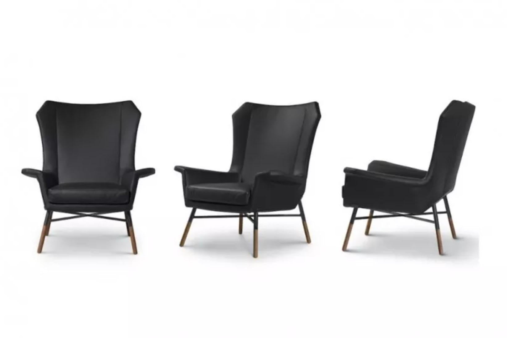 Contemporary Studio B.B.P.R. Pair of 'Giulietta' Lounge Chairs in Leather for Arflex For Sale
