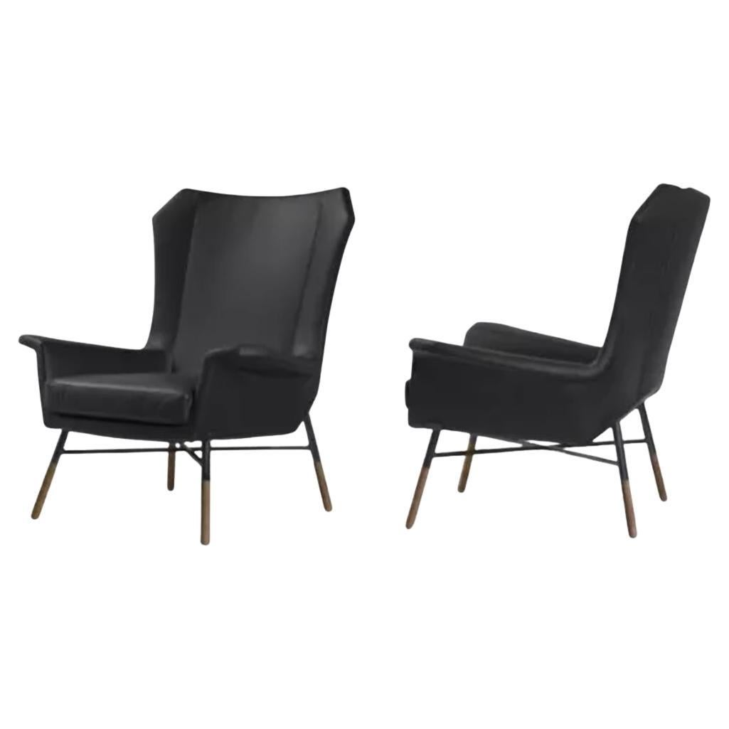Studio B.B.P.R. Pair of 'Giulietta' Lounge Chairs in Leather for Arflex For Sale