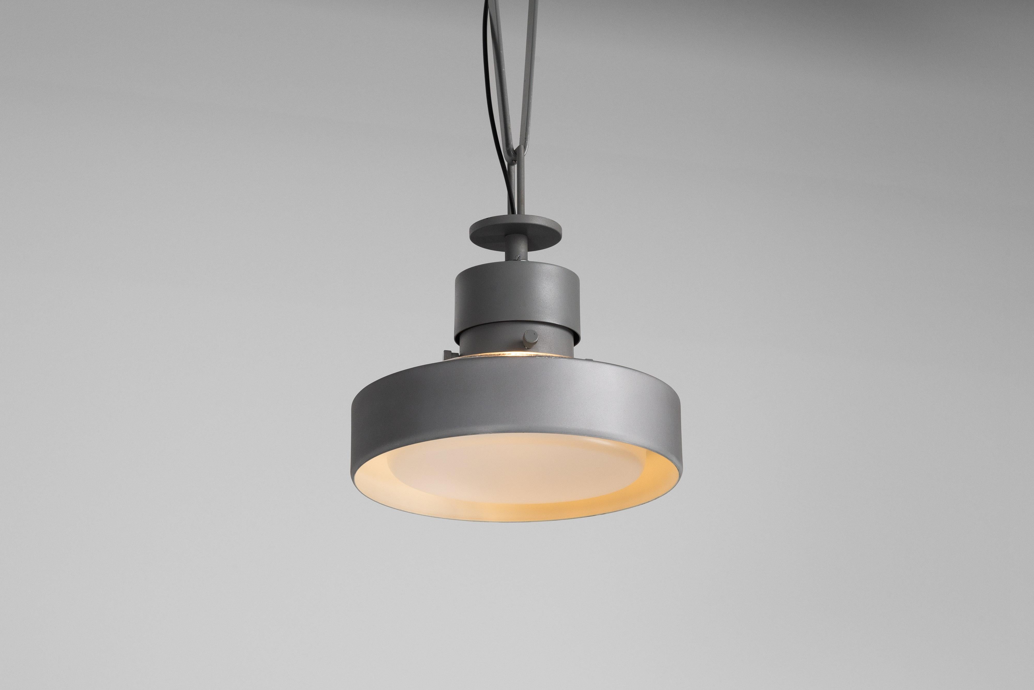 Italiano Studio BBPR lampade a sospensione Torre Velasca Milano Italia 1956 in vendita