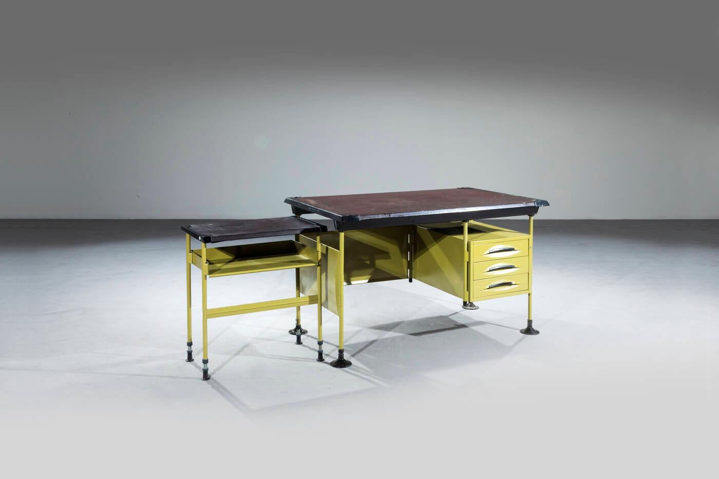 Italian Studio BBPR, Desk and cabinet mod. Spazio, prod. Olivetti 1960s For Sale