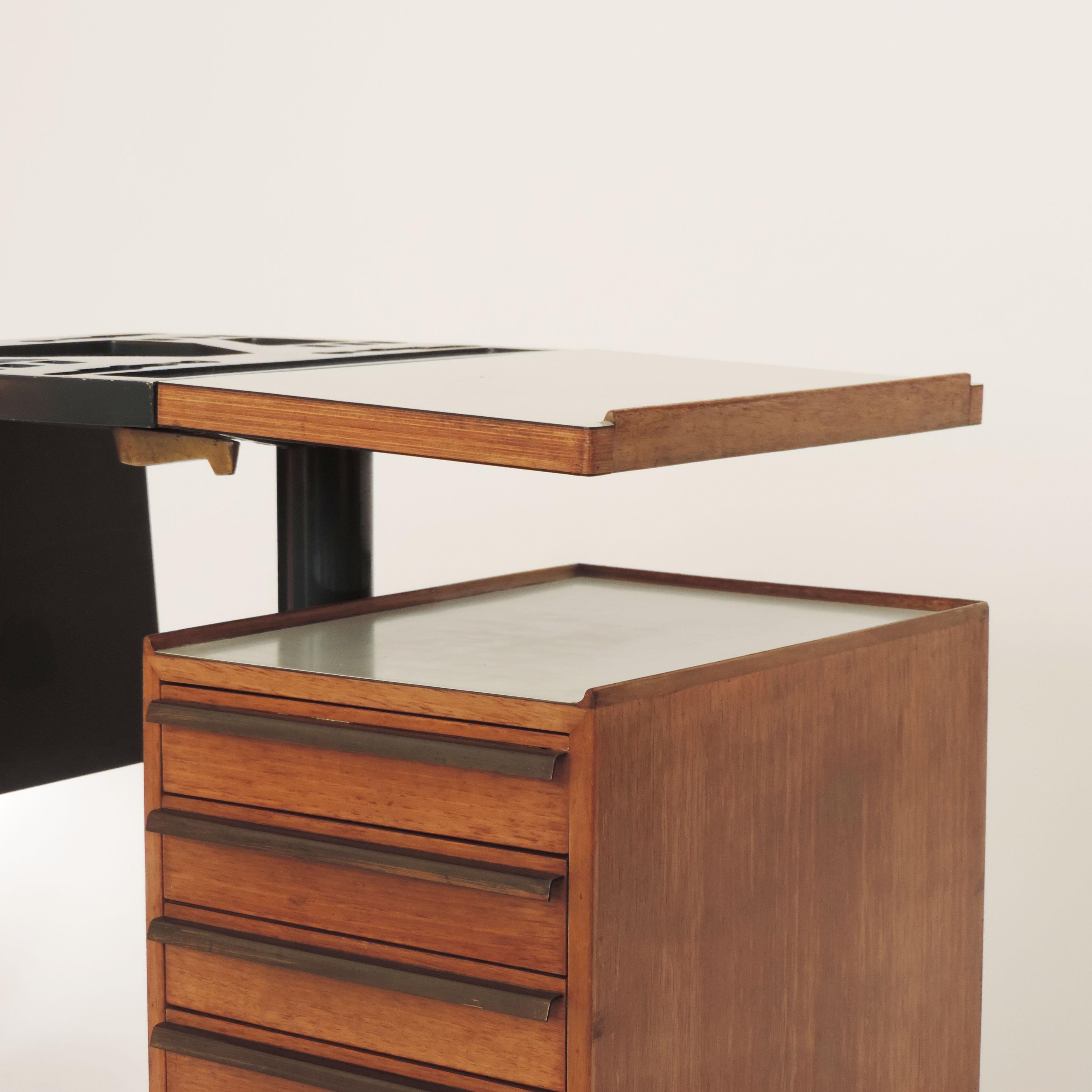 Studio BBPR Small Adjustable Desk for the Olivetti Store in New York, Italy 1954 For Sale 4