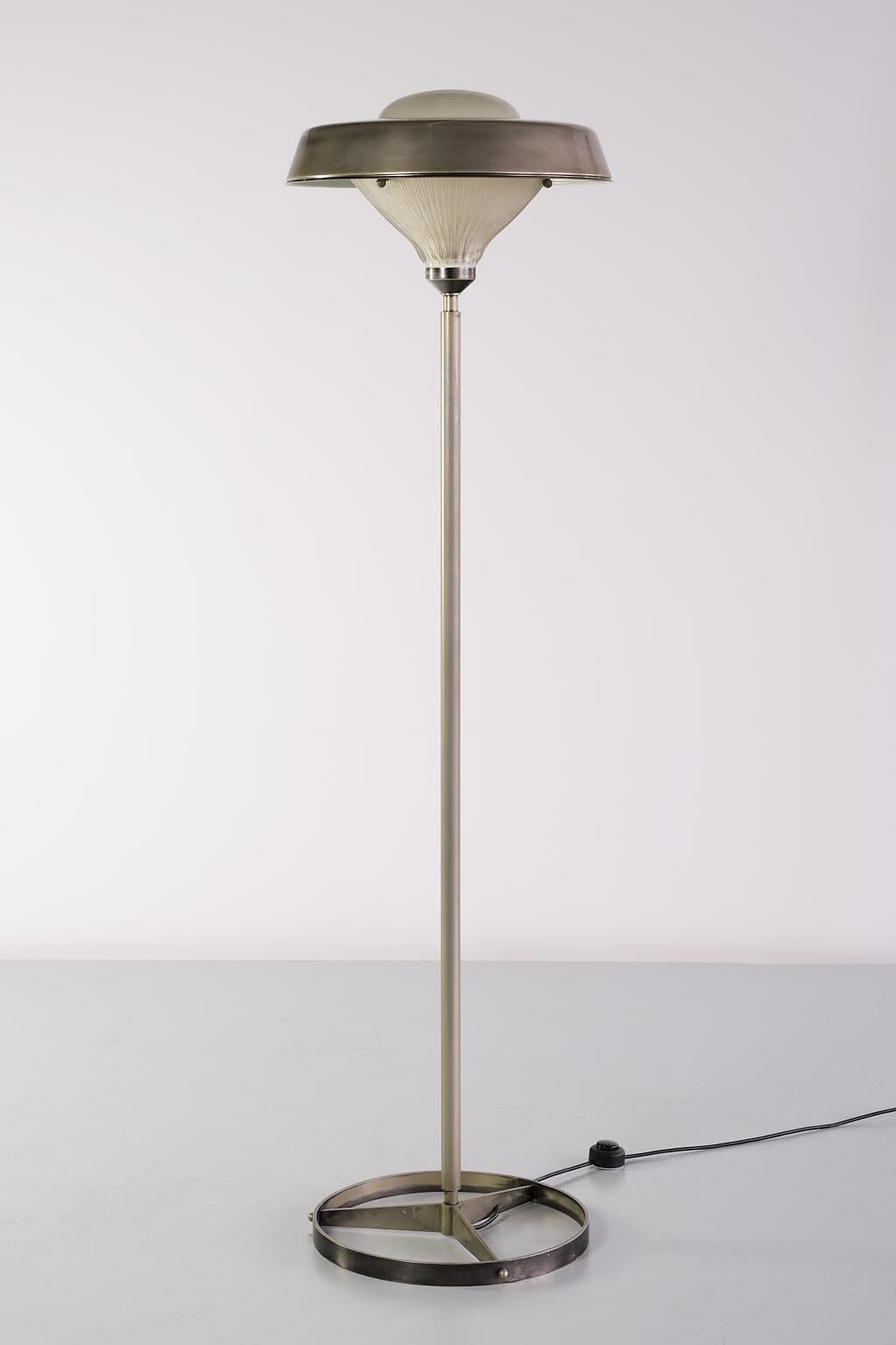 Studio BBPR 'Talia' Floor Lamp in Steel and Glass, Artemide, Italy, 1962 For Sale 7