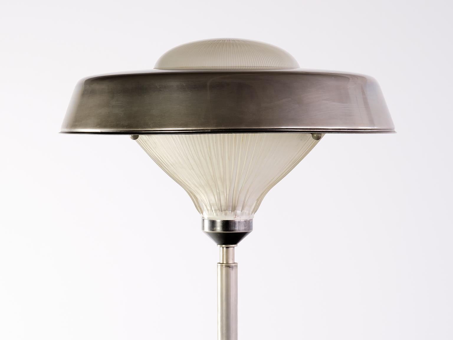 Studio BBPR 'Talia' Stehlampe aus Stahl und Glas, Artemide, Italien, 1962 (Mitte des 20. Jahrhunderts) im Angebot