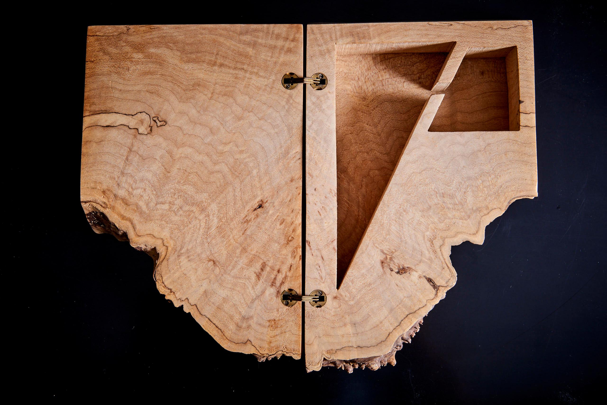 Studio Box by American craftsman Michael Elkan, US for your personal belongings.

