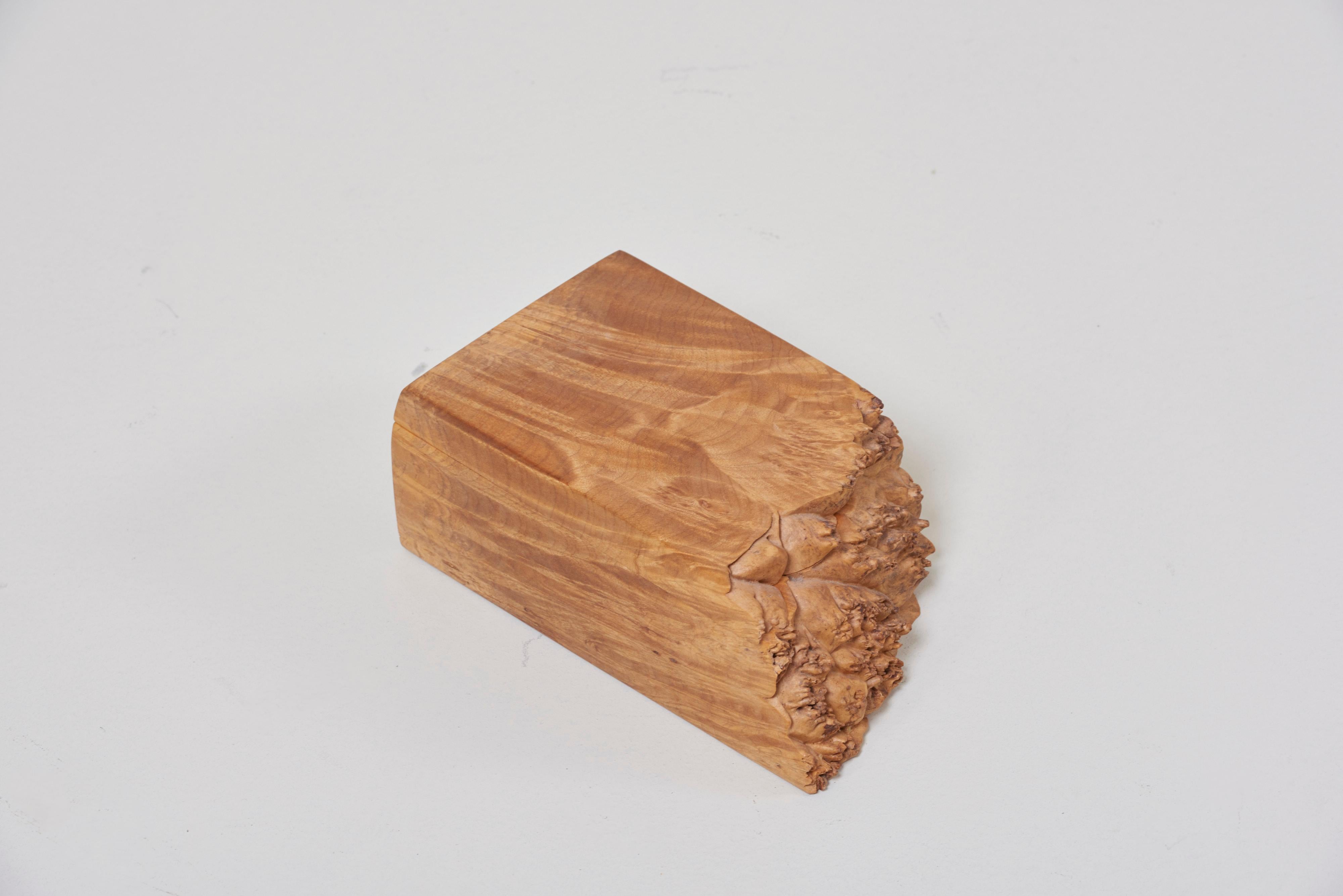 Studio Box by american craftsman Michael Elkan, US for your personal belongings.

