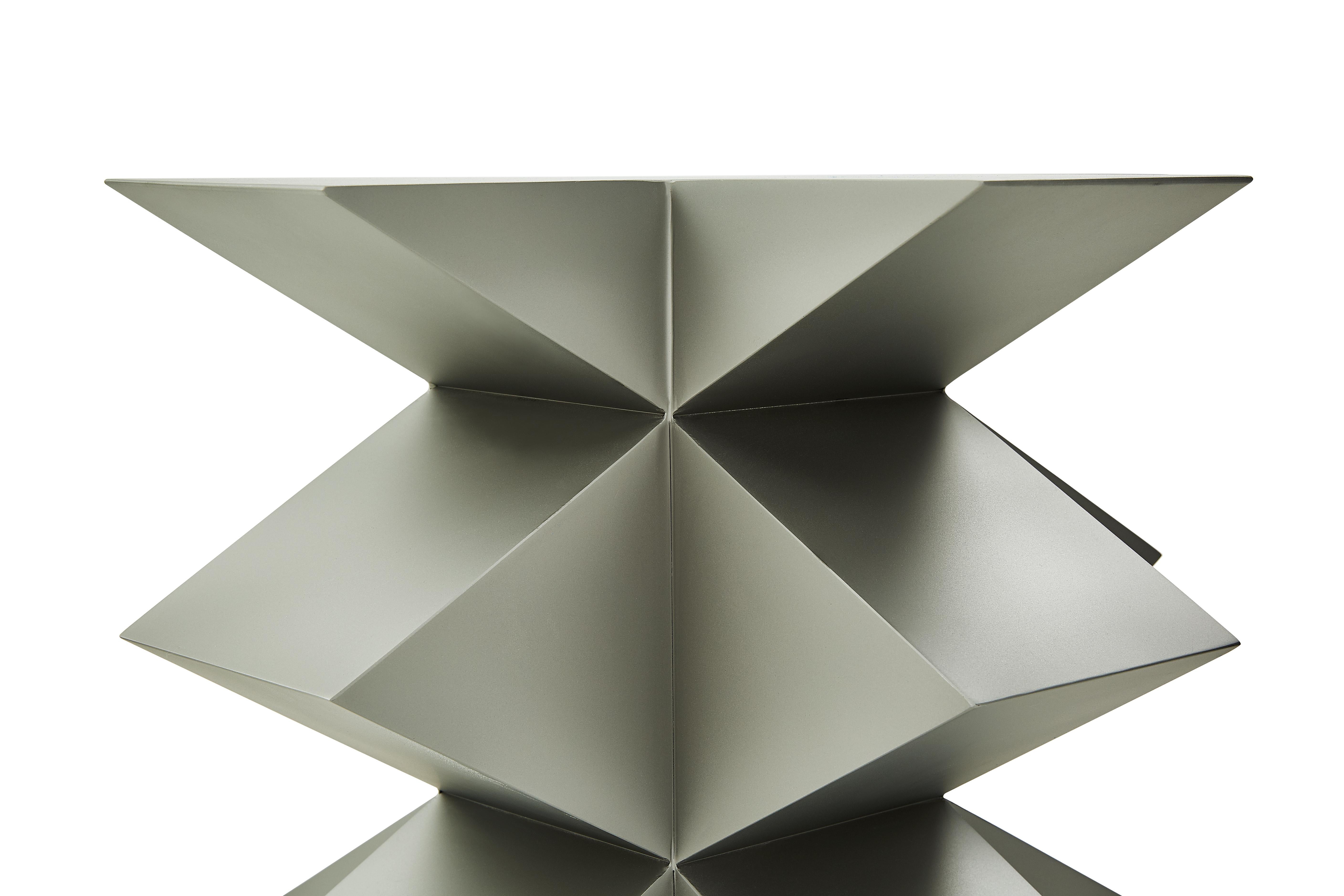 XXIe siècle et contemporain Table d'appoint sculpturale en acier mat du studio Brancusi, personnalisable en vente