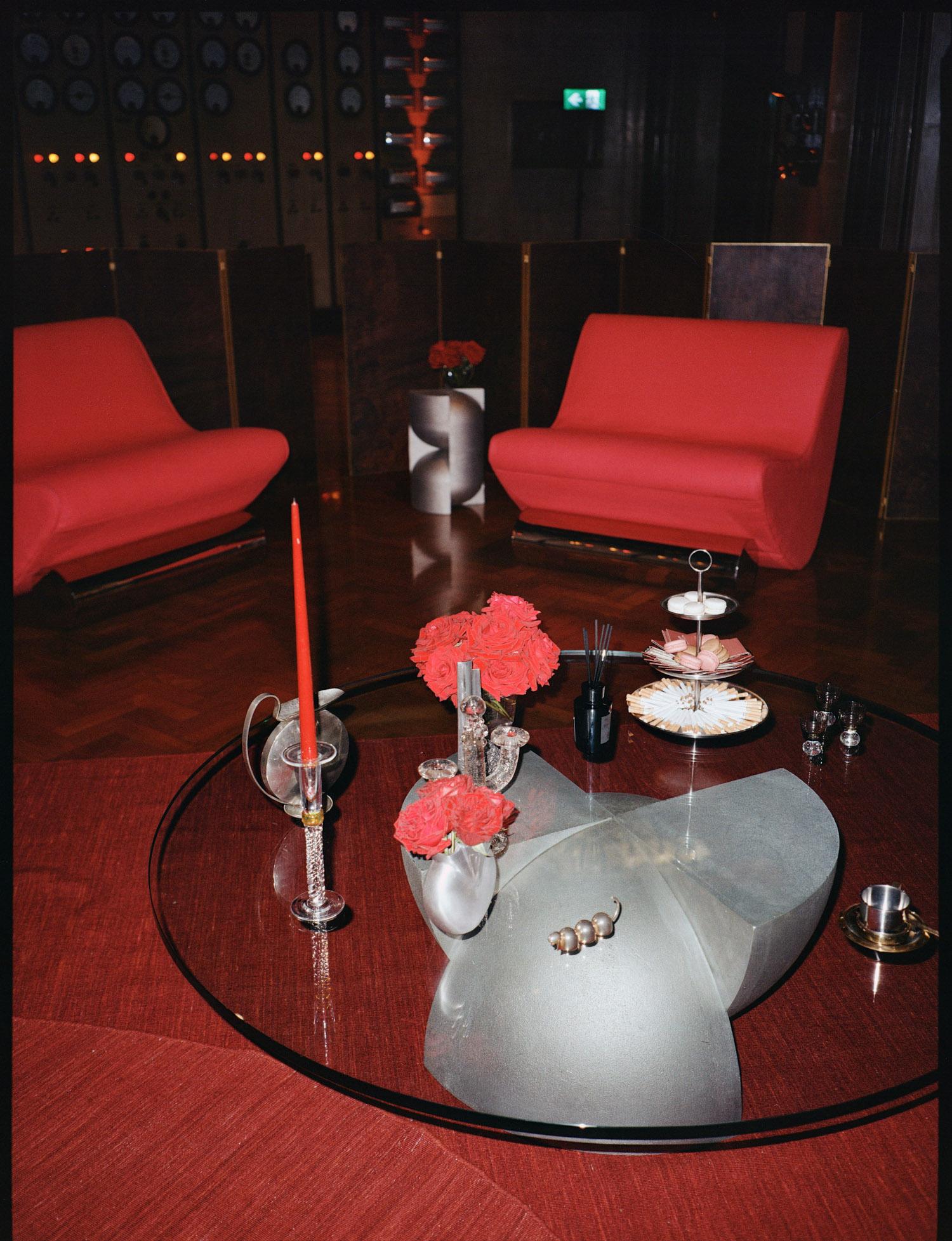 Aluminium Table basse sculpturale 'Axis' en fonte d'aluminium A Space AGE de Studio Brocky en vente