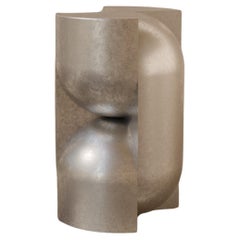 Pedestal escultórico "Cápsula" de aluminio fundido de la era espacial de Studio Brocky