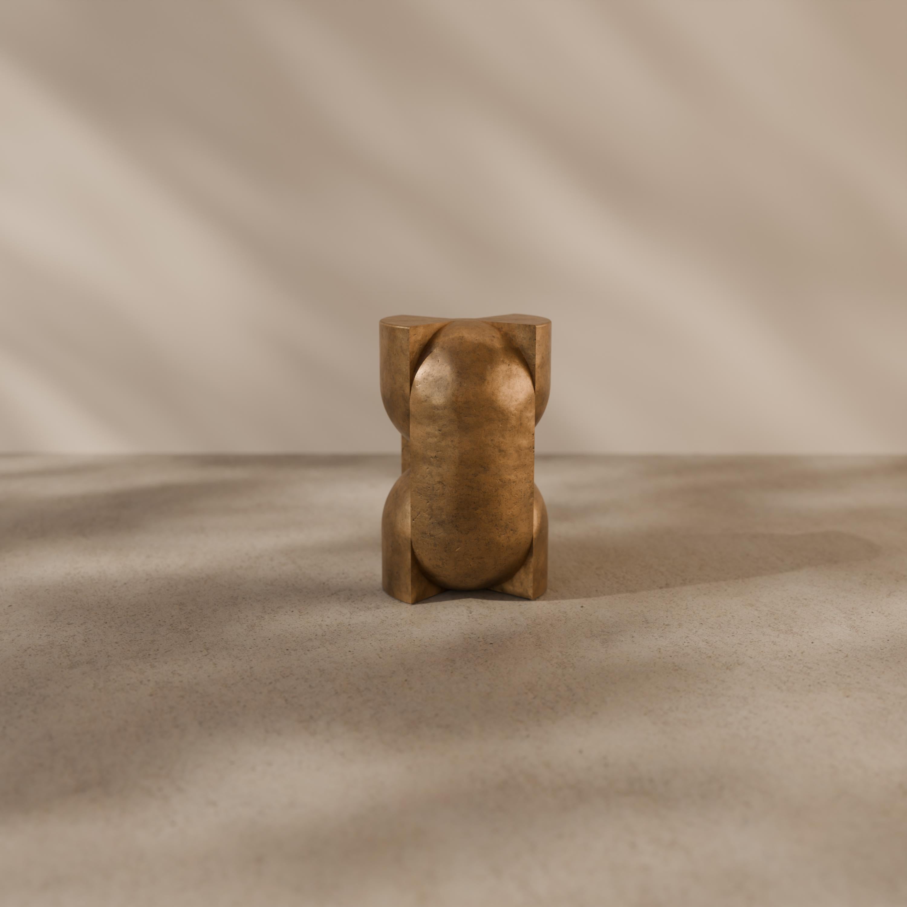 Studio A Brocky Piedistallo scultoreo 'Capsule' in bronzo fuso dell'età dello spazio in vendita 1