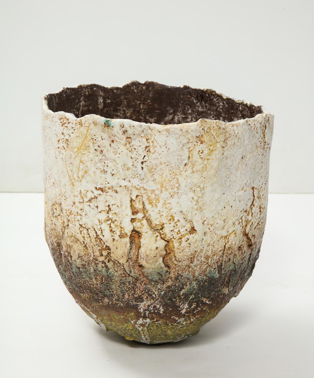 Keramikgefäß im Studio-Look von Rachel Wood (Moderne)