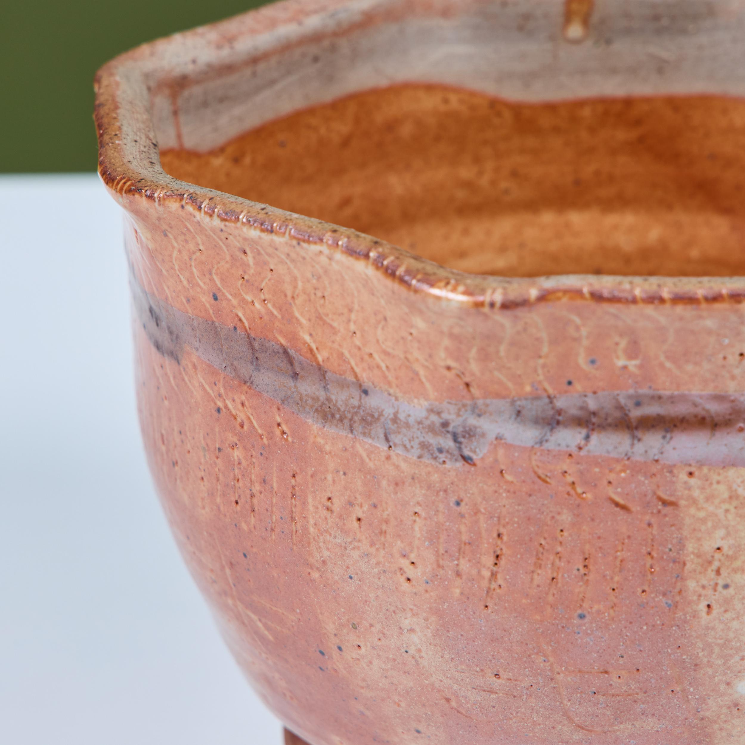 Bol à couvercle en céramique émaillée de Studio en vente 9