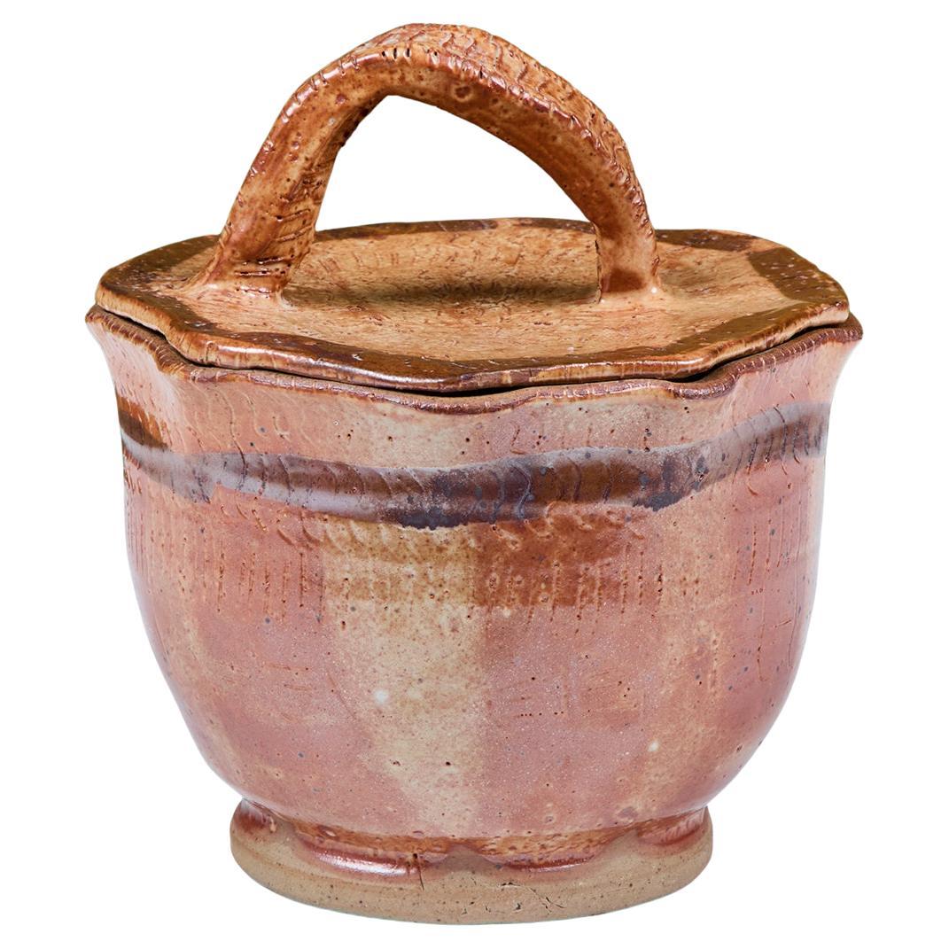 Bol à couvercle en céramique émaillée de Studio en vente