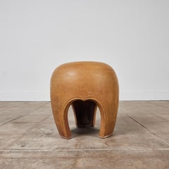 Otomana de cerámica Studio A