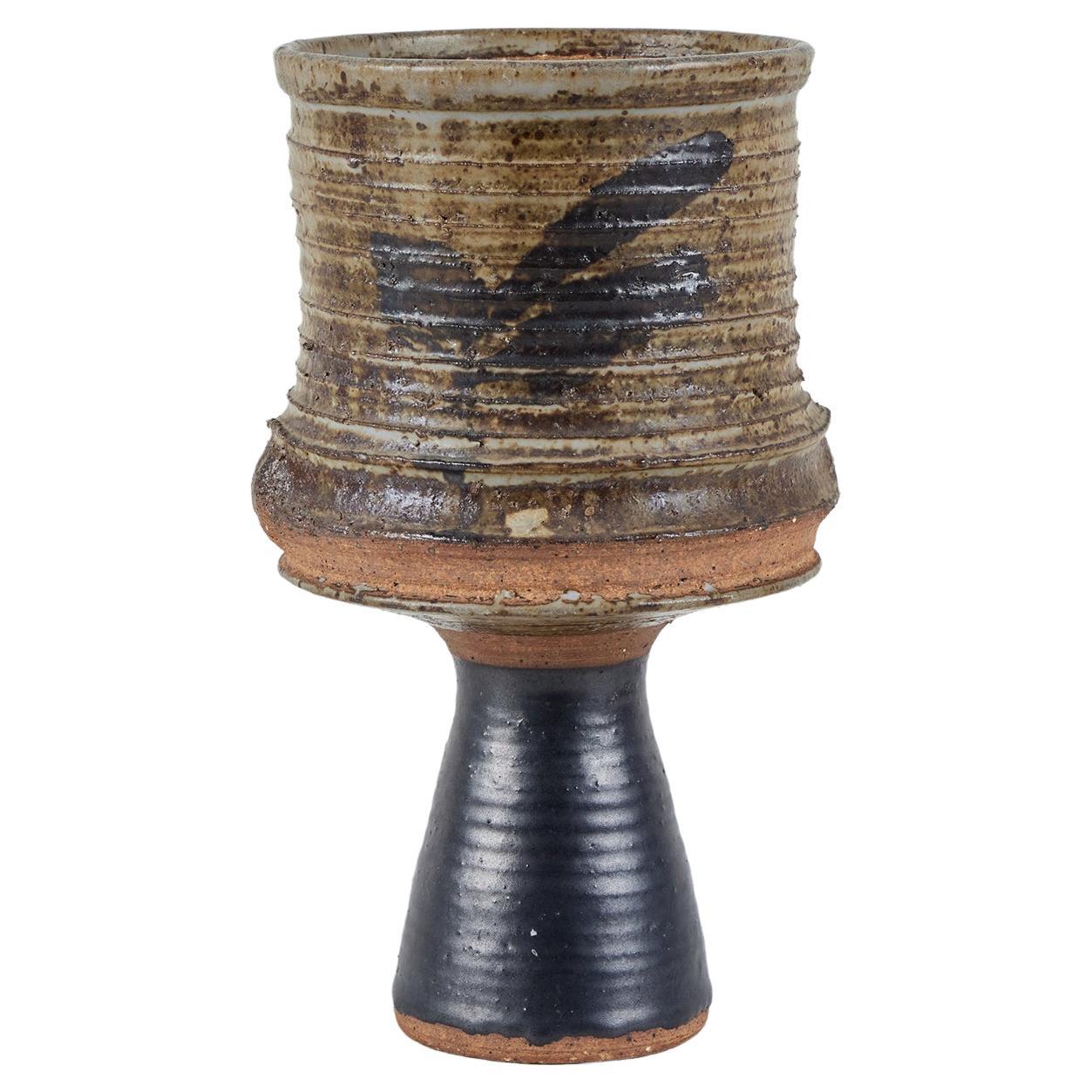 Studio Keramik-Vase mit geripptem Kelch