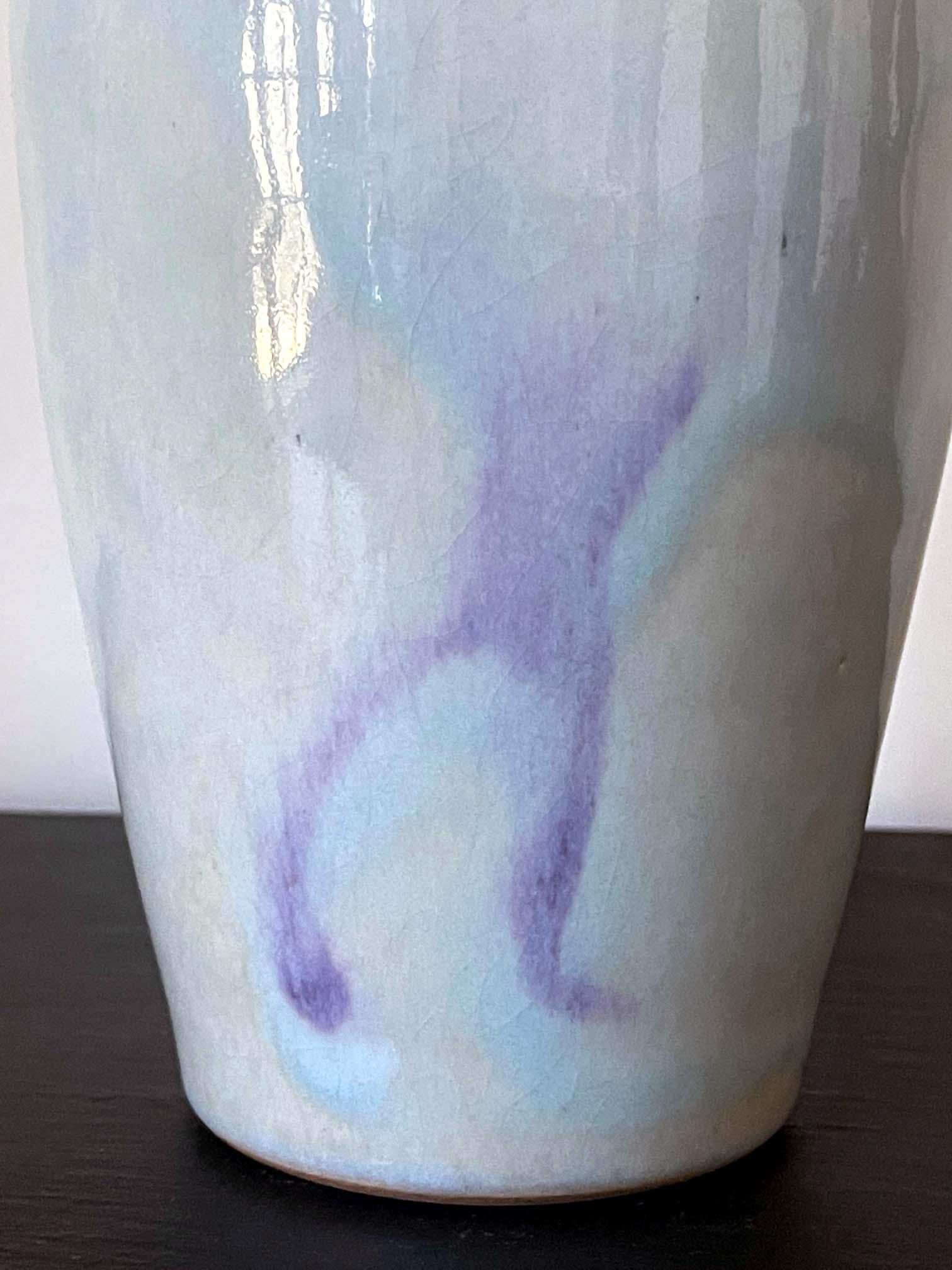 Céramique Vase en céramique de l'atelier de Brother Thomas Bezanson en vente