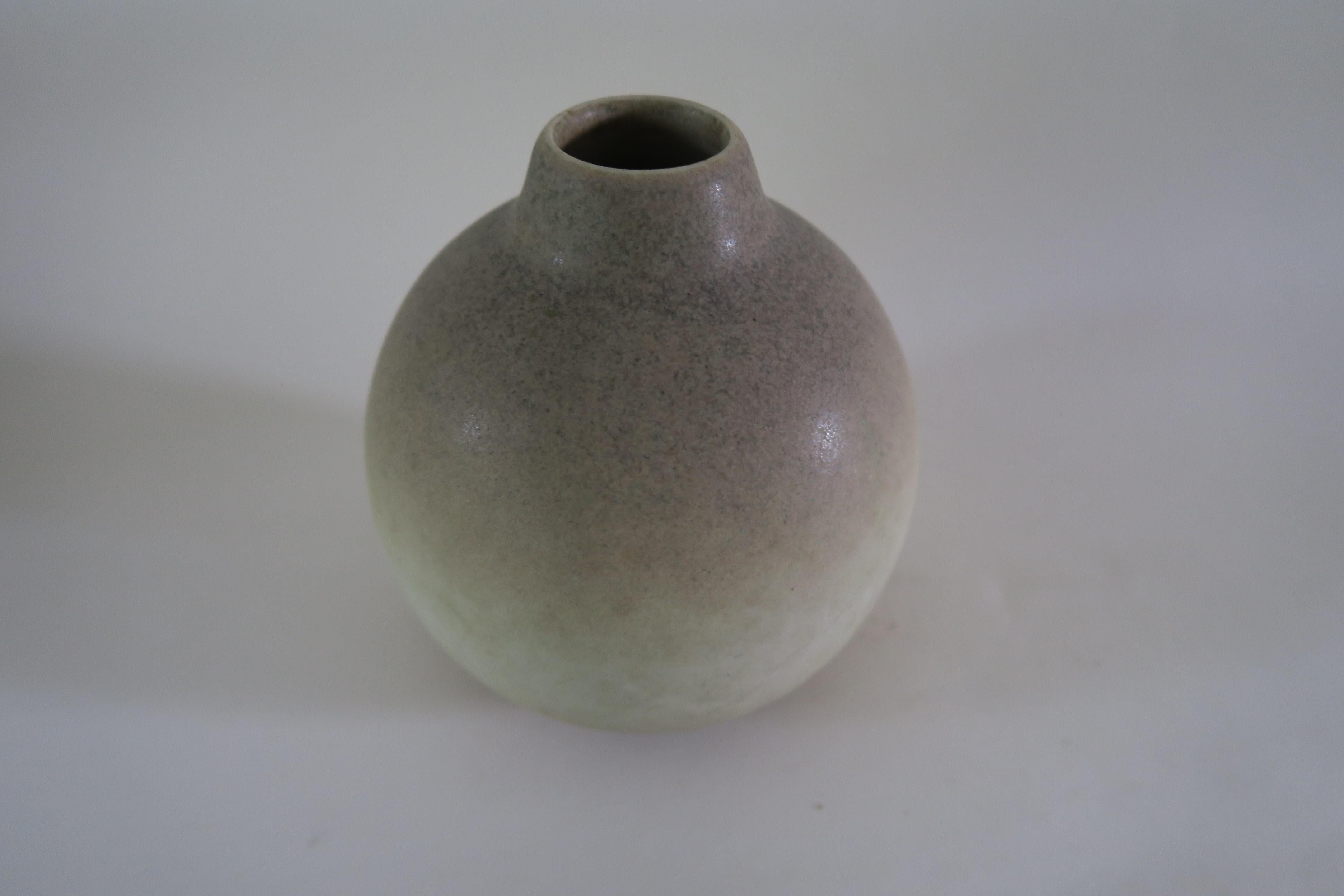 Vaso in studio di ceramica del ceramista tedesco Uwe Lerch