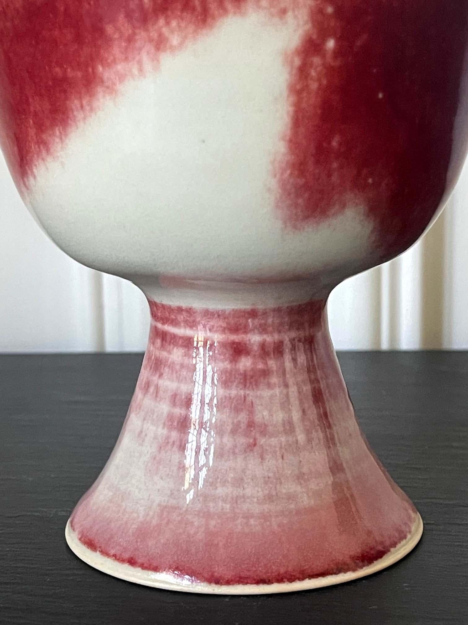 Vase en céramique de l'atelier du frère Thomas Bezanson en vente 2
