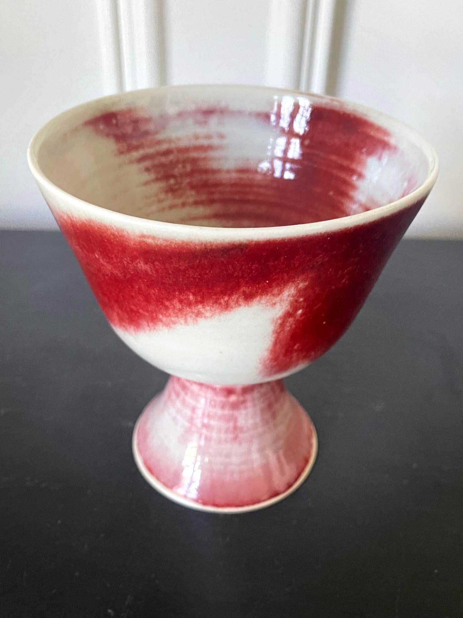 20ième siècle Vase en céramique de l'atelier du frère Thomas Bezanson en vente