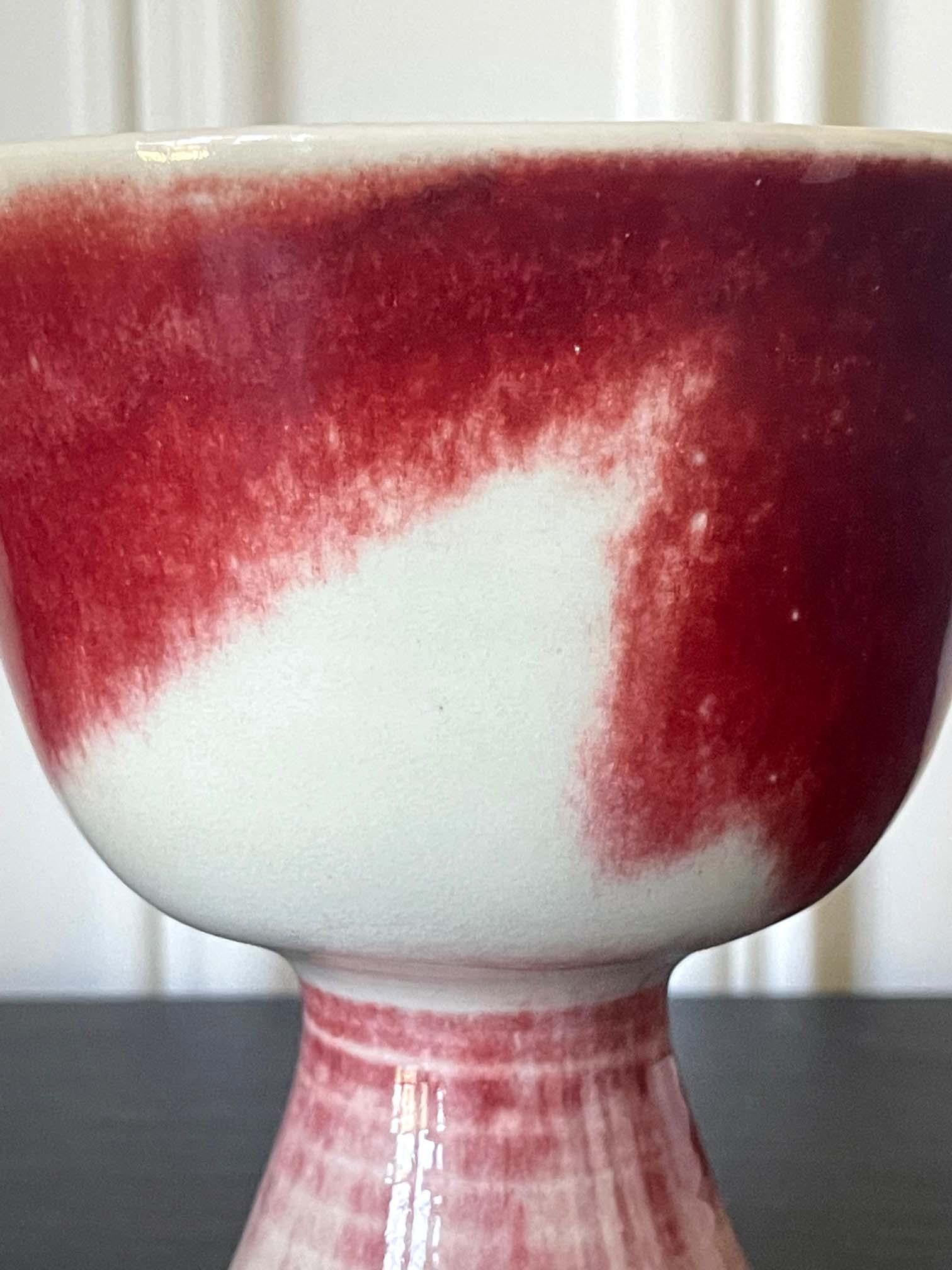 Vase en céramique de l'atelier du frère Thomas Bezanson en vente 1