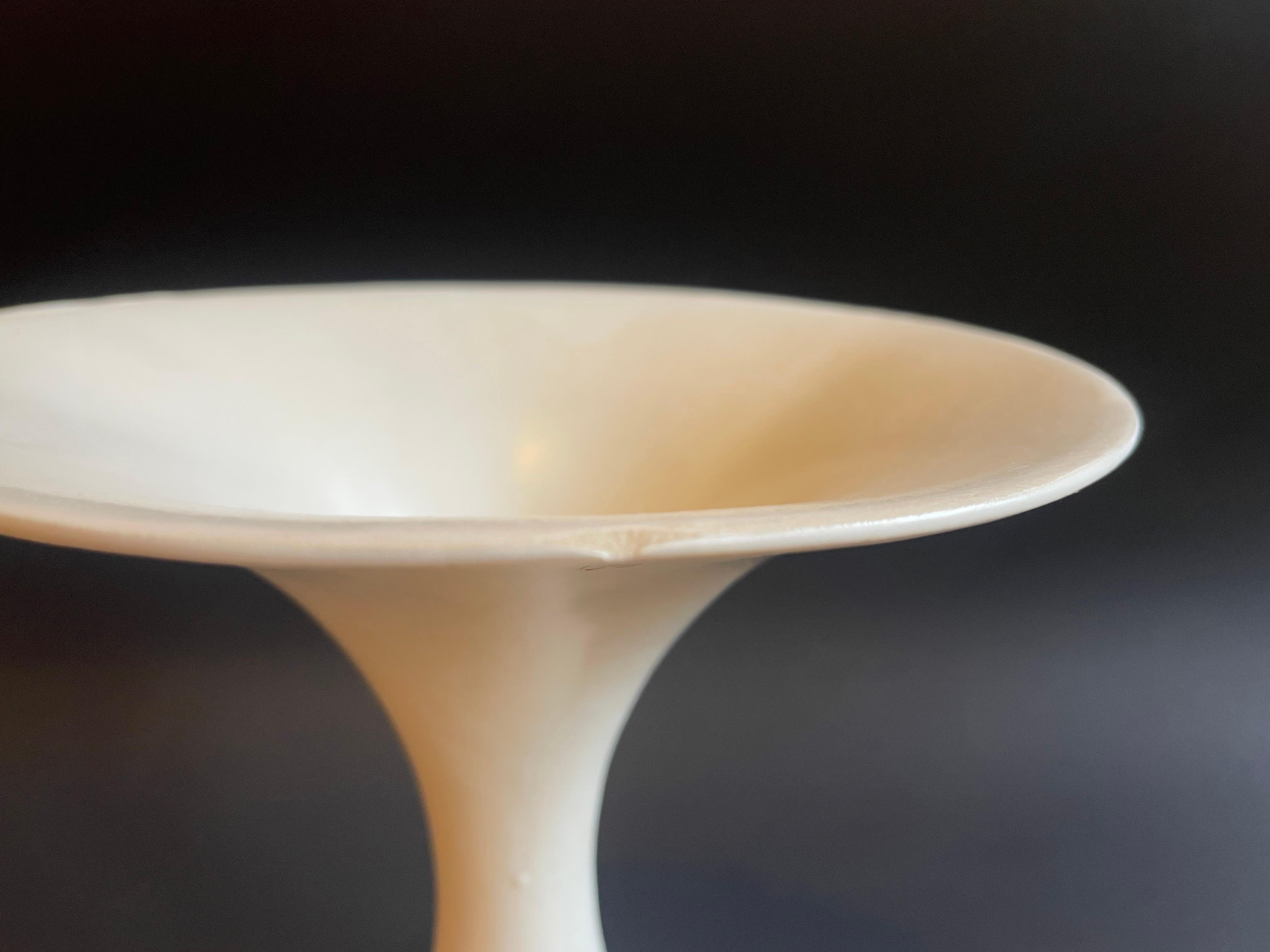 Studio Ceramic White Funnel Ikebana Vase, 1970s - 1980s, Japanese Vibe, Germany  For Sale 4