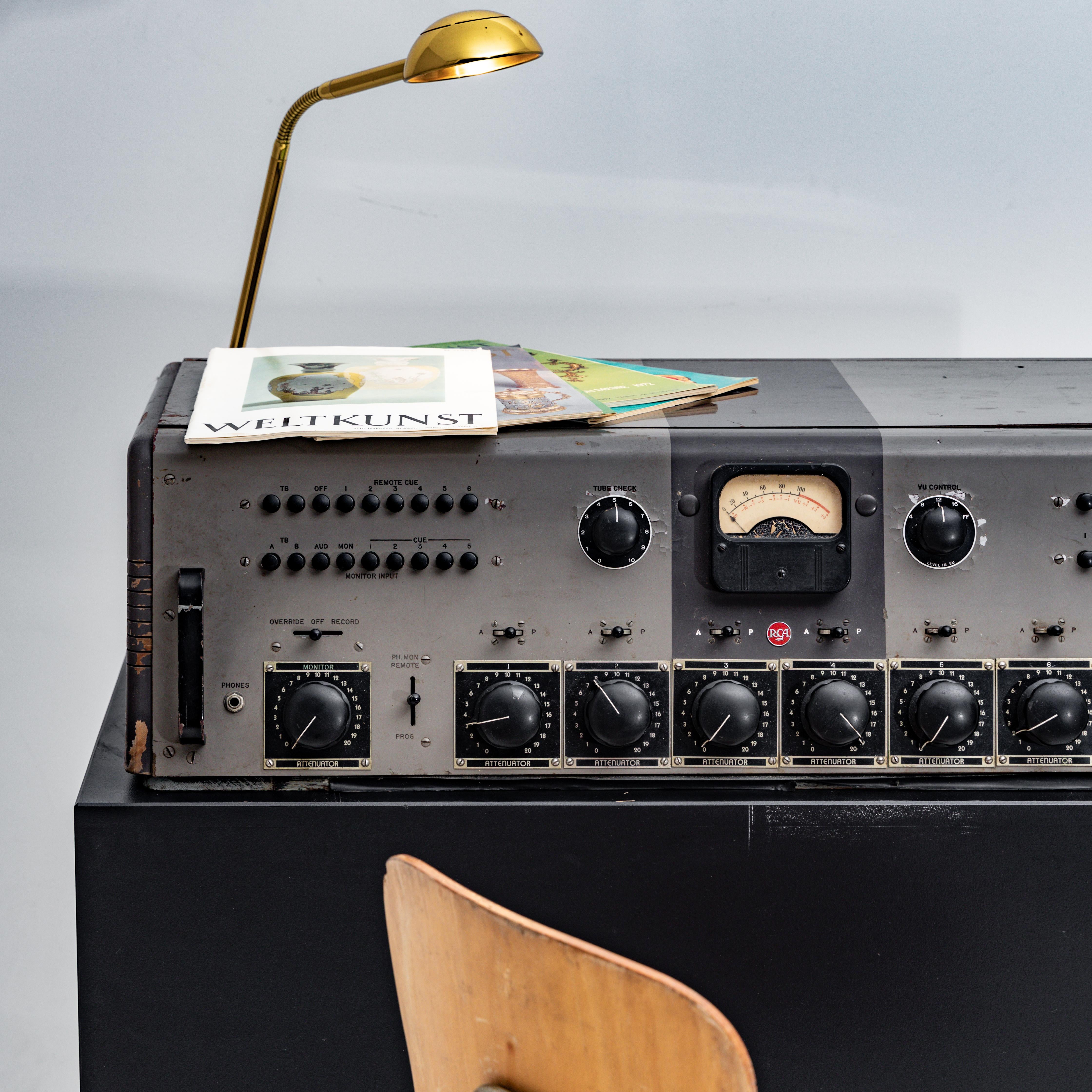 Studio A Consolette tipo RCA 76-B4, Alabama, circa 1950 in vendita 6