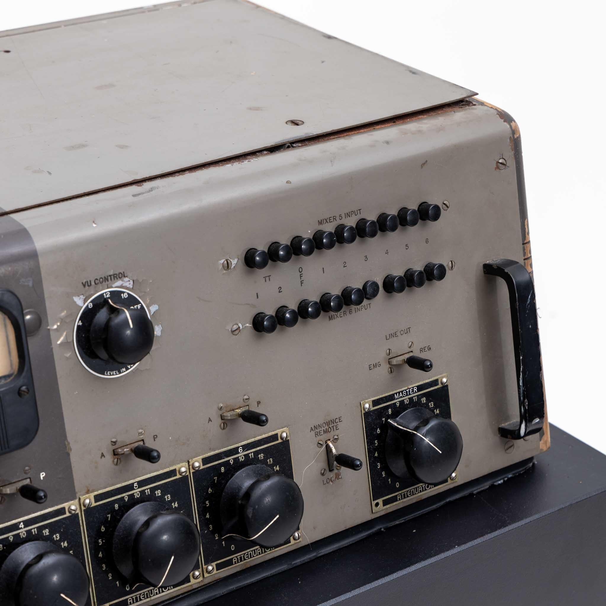 Studio A Consolette tipo RCA 76-B4, Alabama, circa 1950 In condizioni buone in vendita a Greding, DE