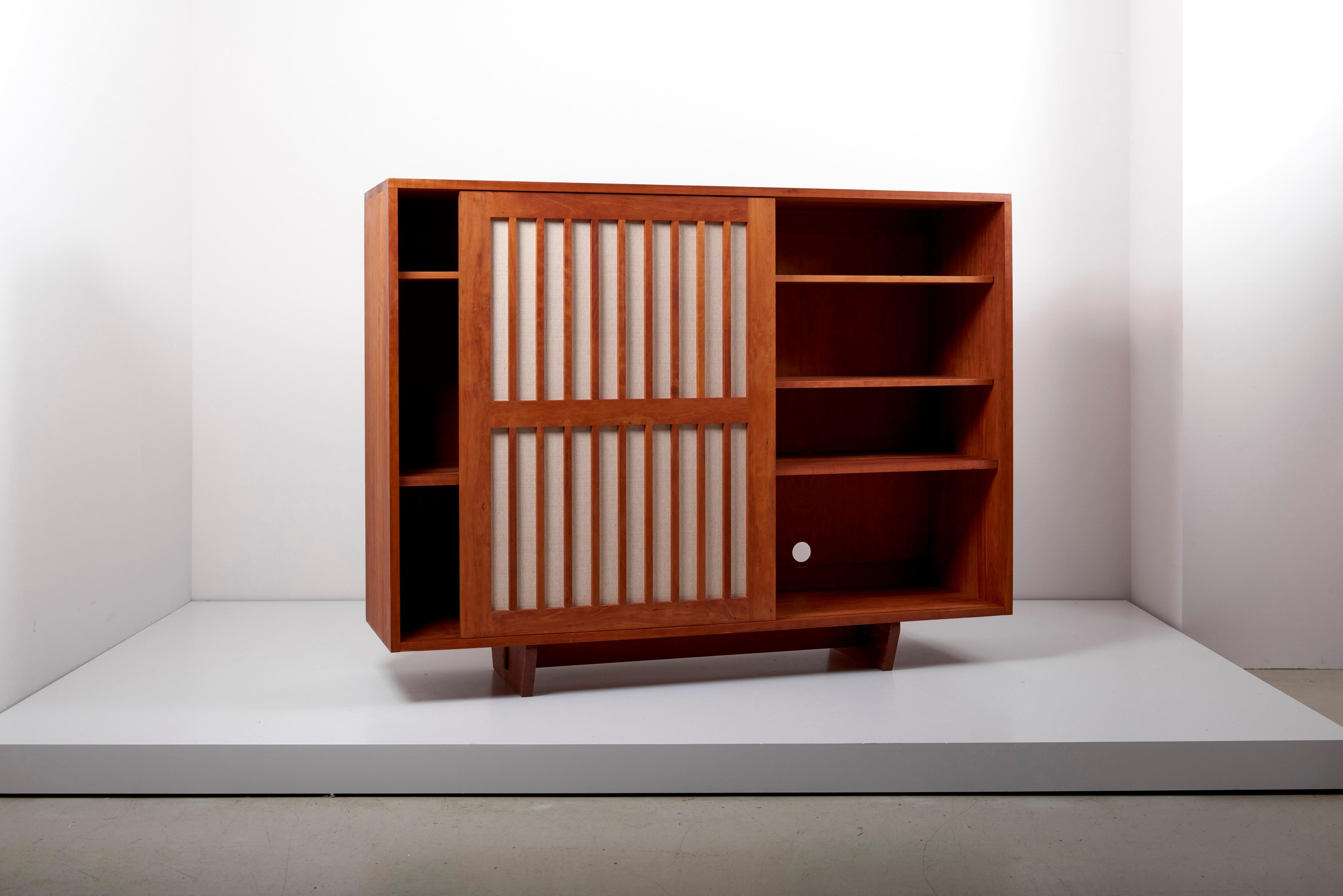 Américain Armoire Studio Craft d'Arden Riddle, États-Unis, années 1960 en vente