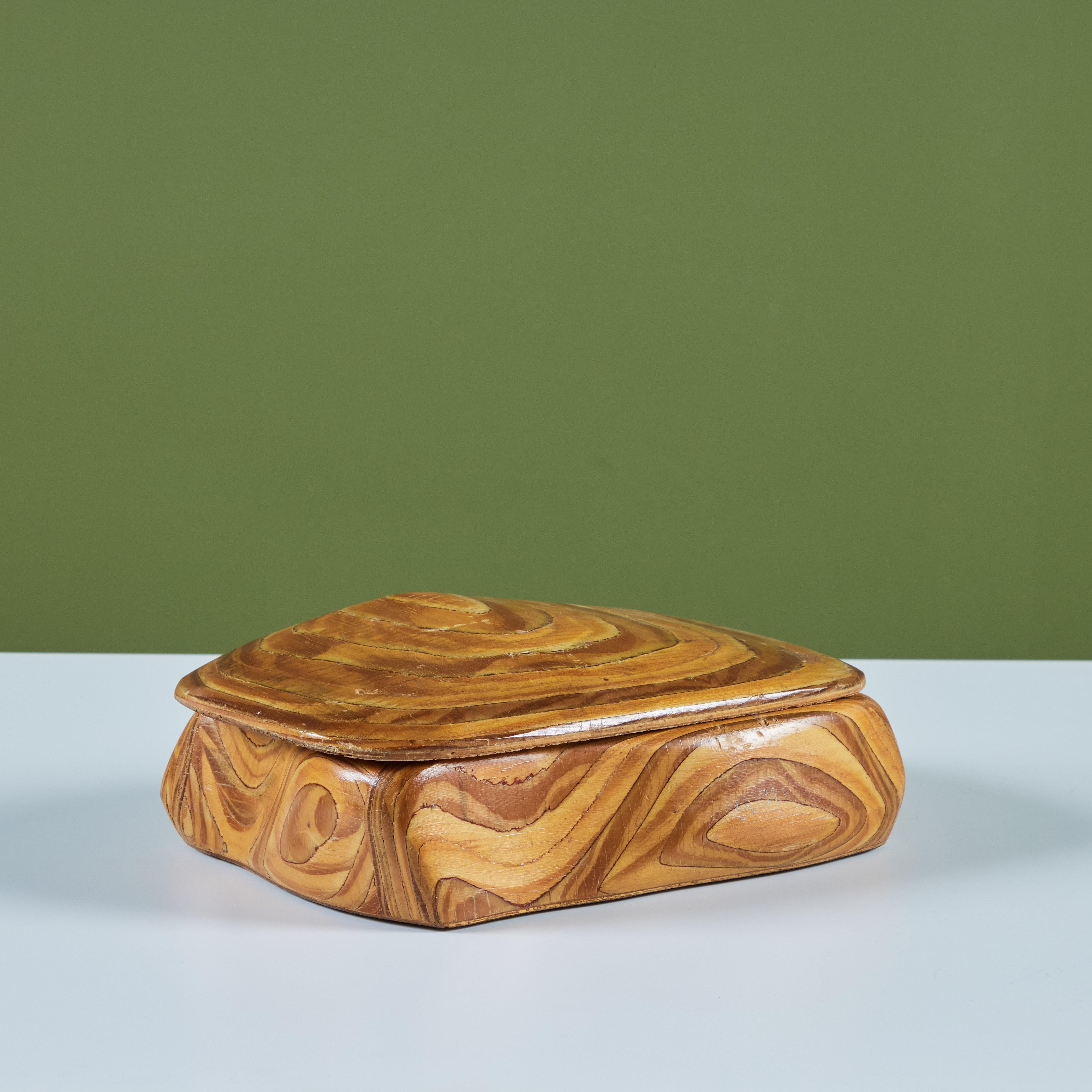 Caja de madera contrachapada con tapa Studio Craft Estadounidense en venta