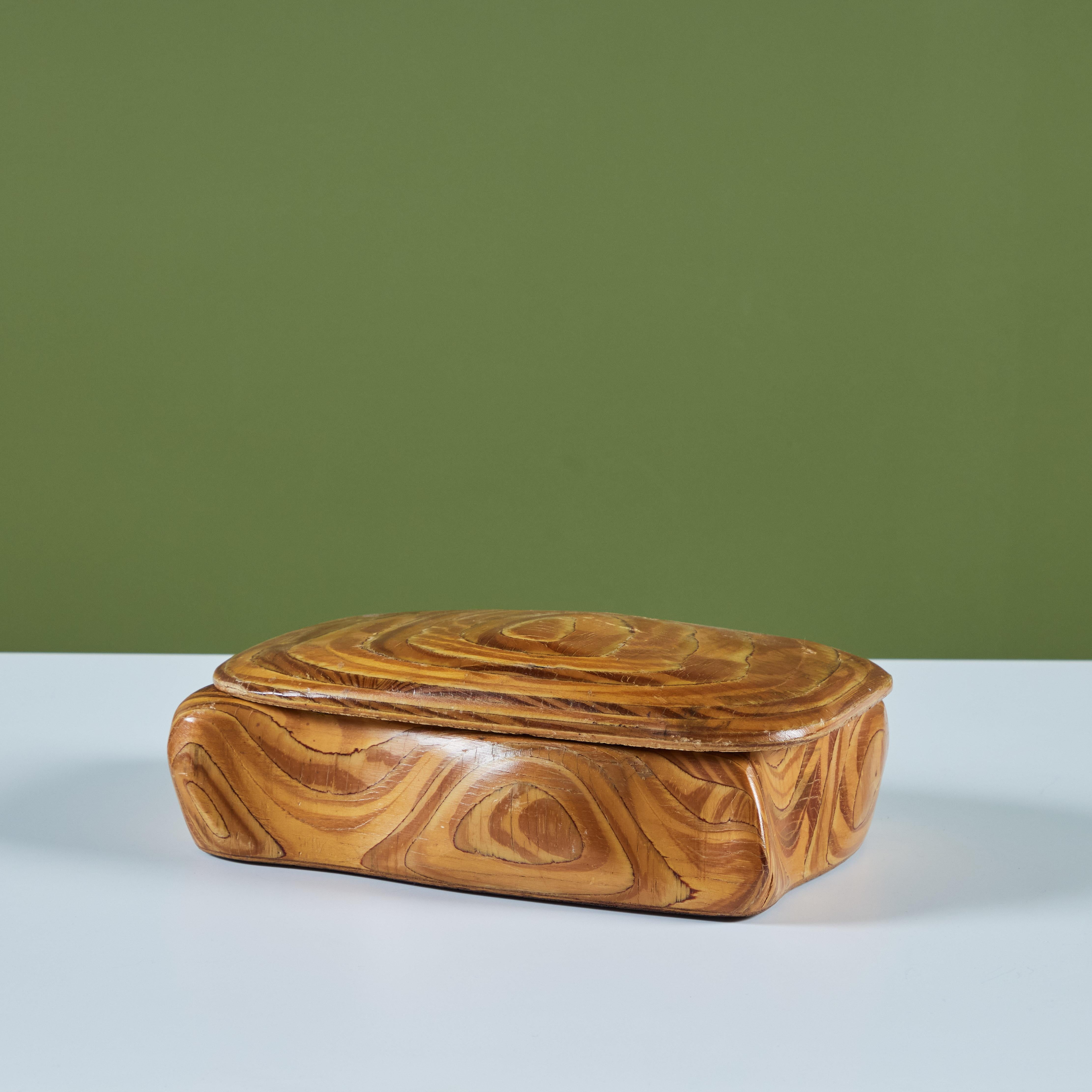 Caja de madera contrachapada con tapa Studio Craft Siglo XXI y contemporáneo en venta