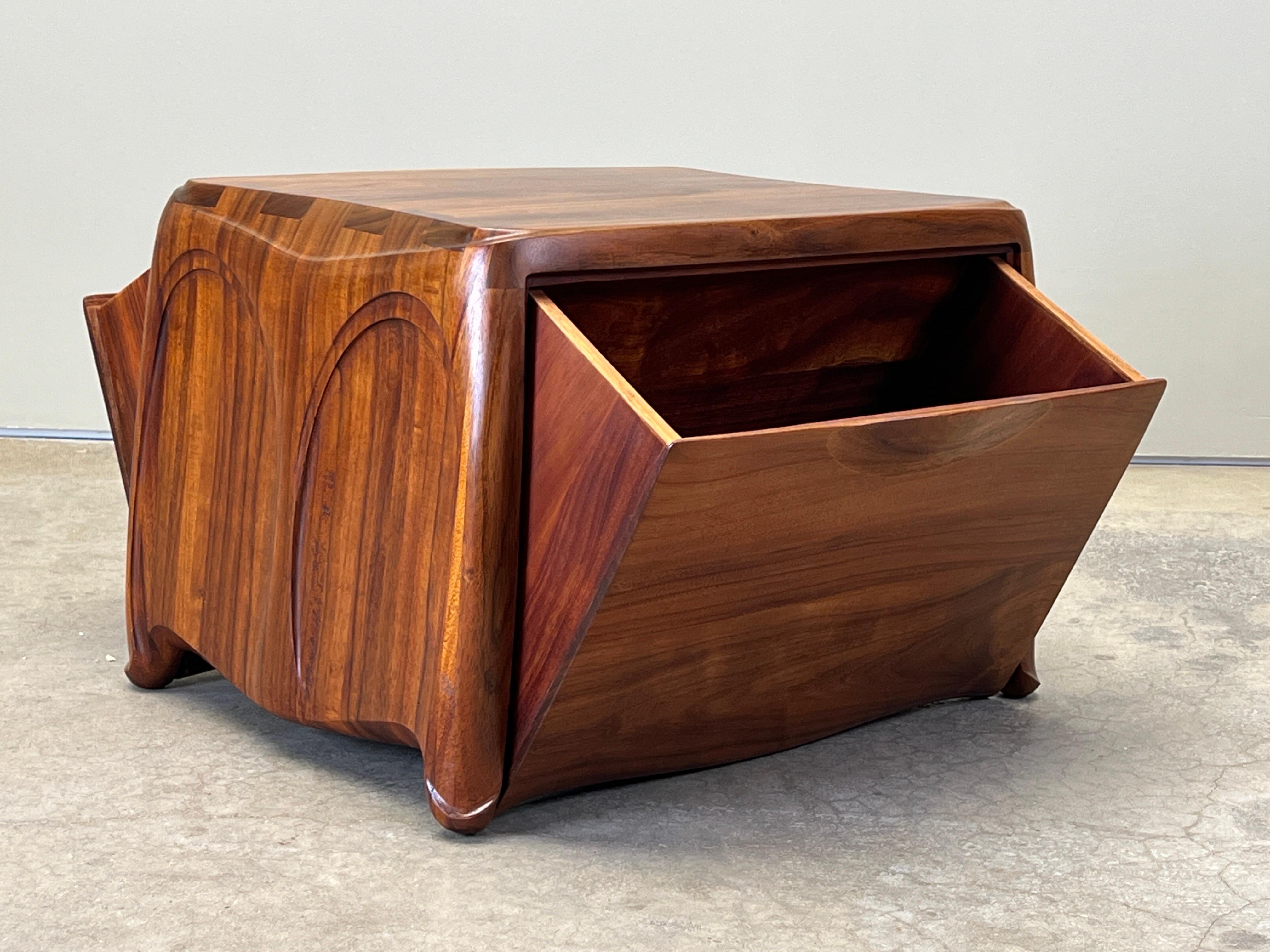 Studio A Magazine Cabinet / Tavolo in vendita 5