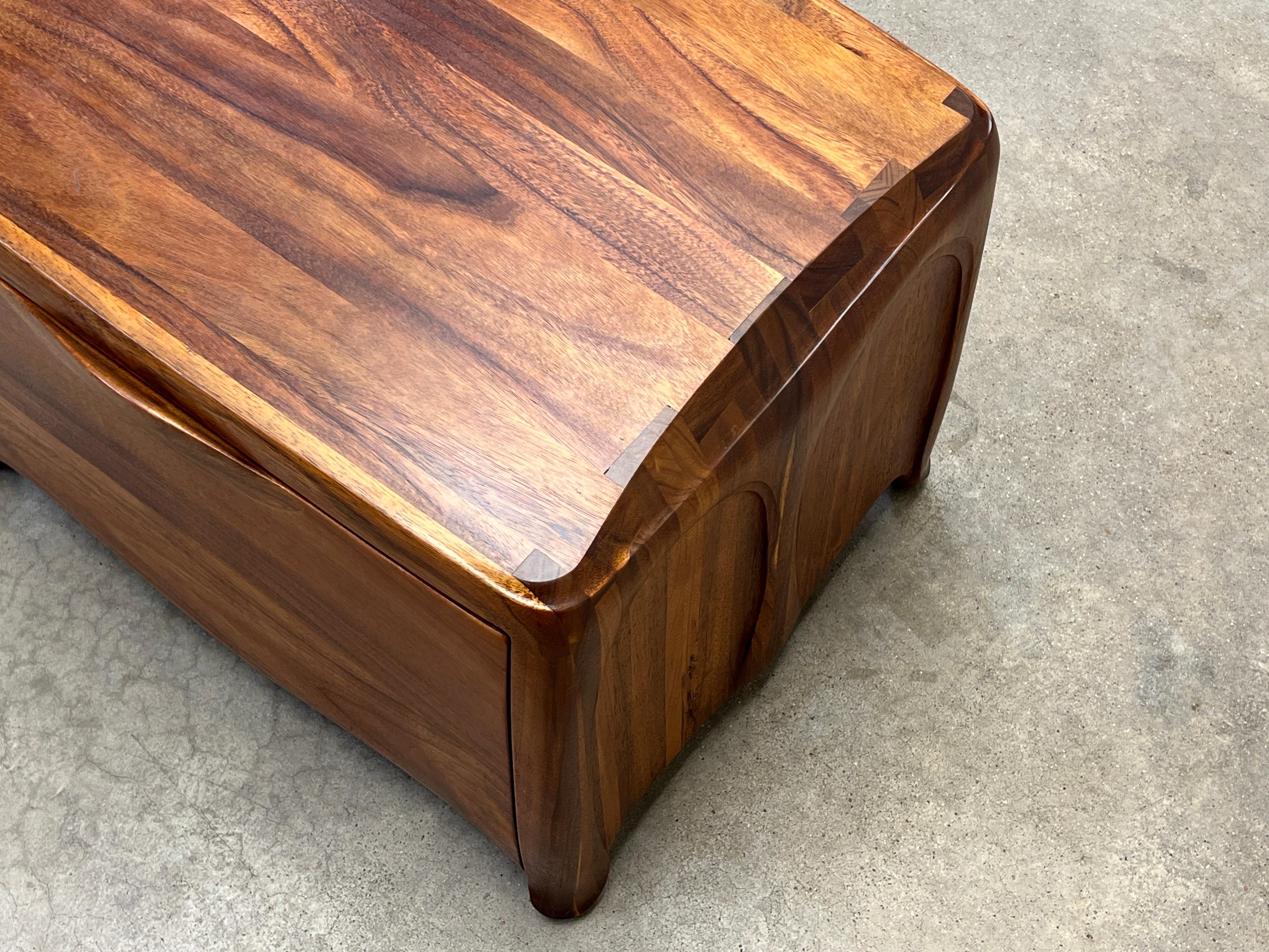 Studio A Magazine Cabinet / Tavolo in vendita 13