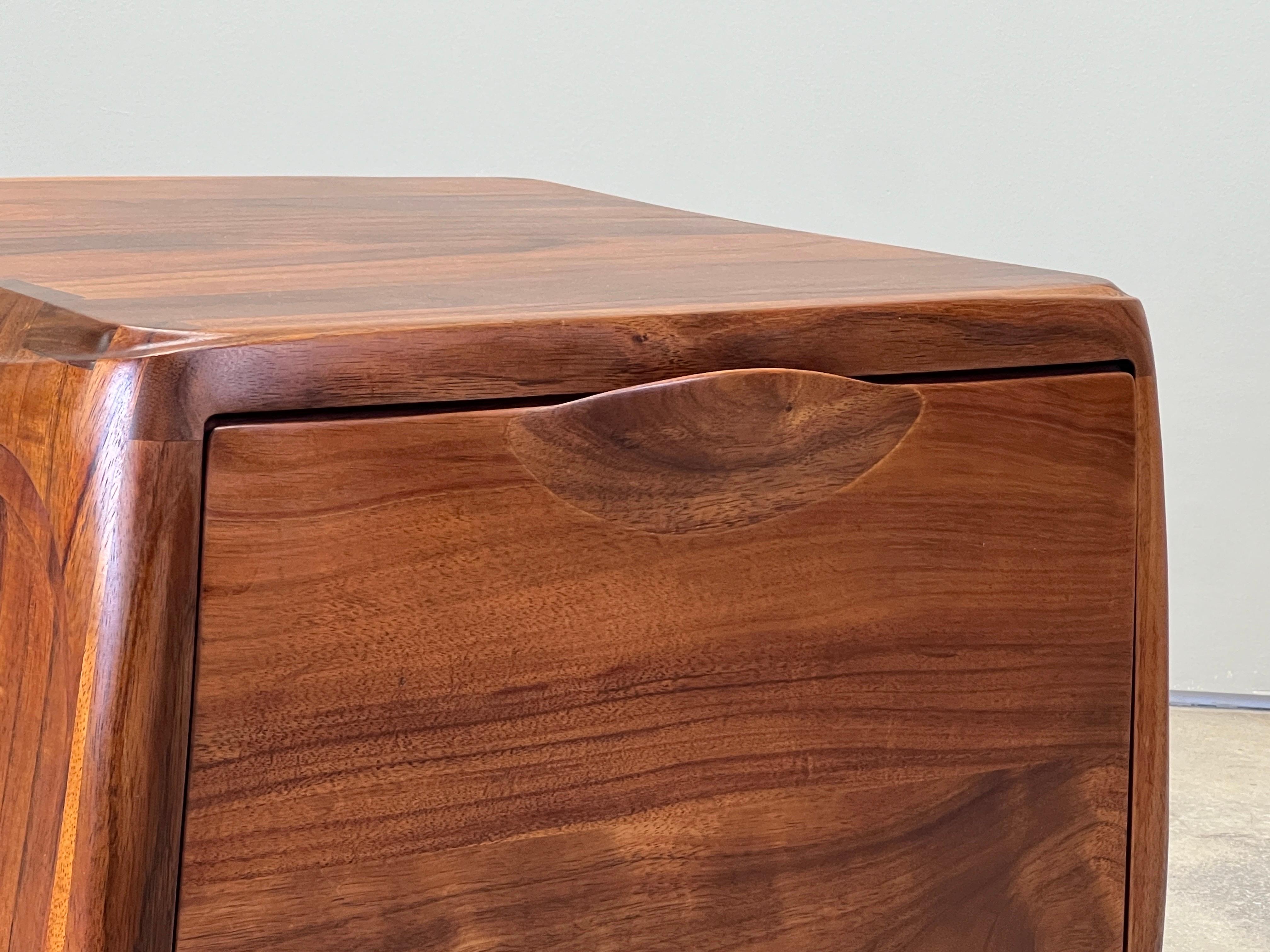 Noce Studio A Magazine Cabinet / Tavolo in vendita