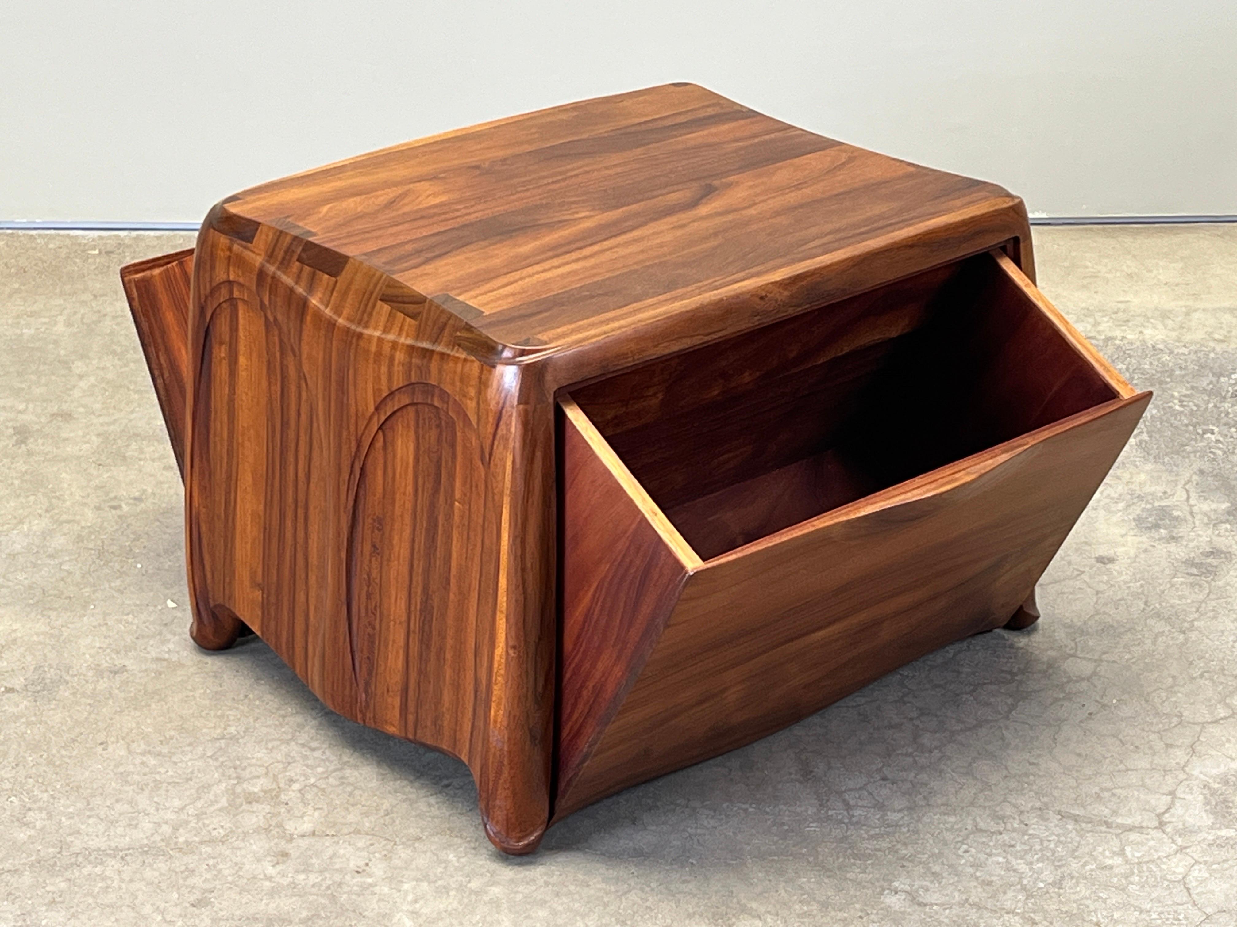 Studio A Magazine Cabinet / Tavolo in vendita 2