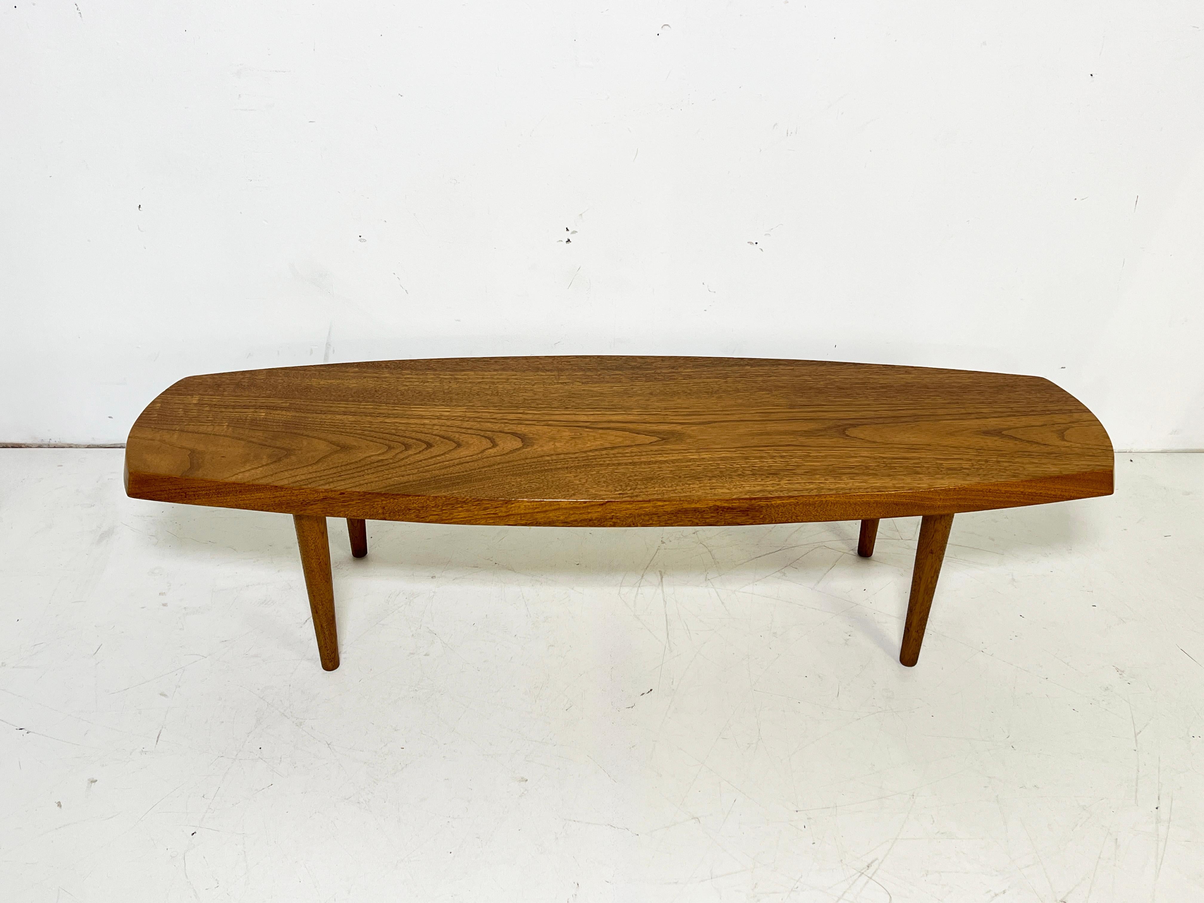 Mid-Century Modern Studio Craft Mid-Century Surfboard Coffee Table By Paul Killinger Circa 1970s en vente