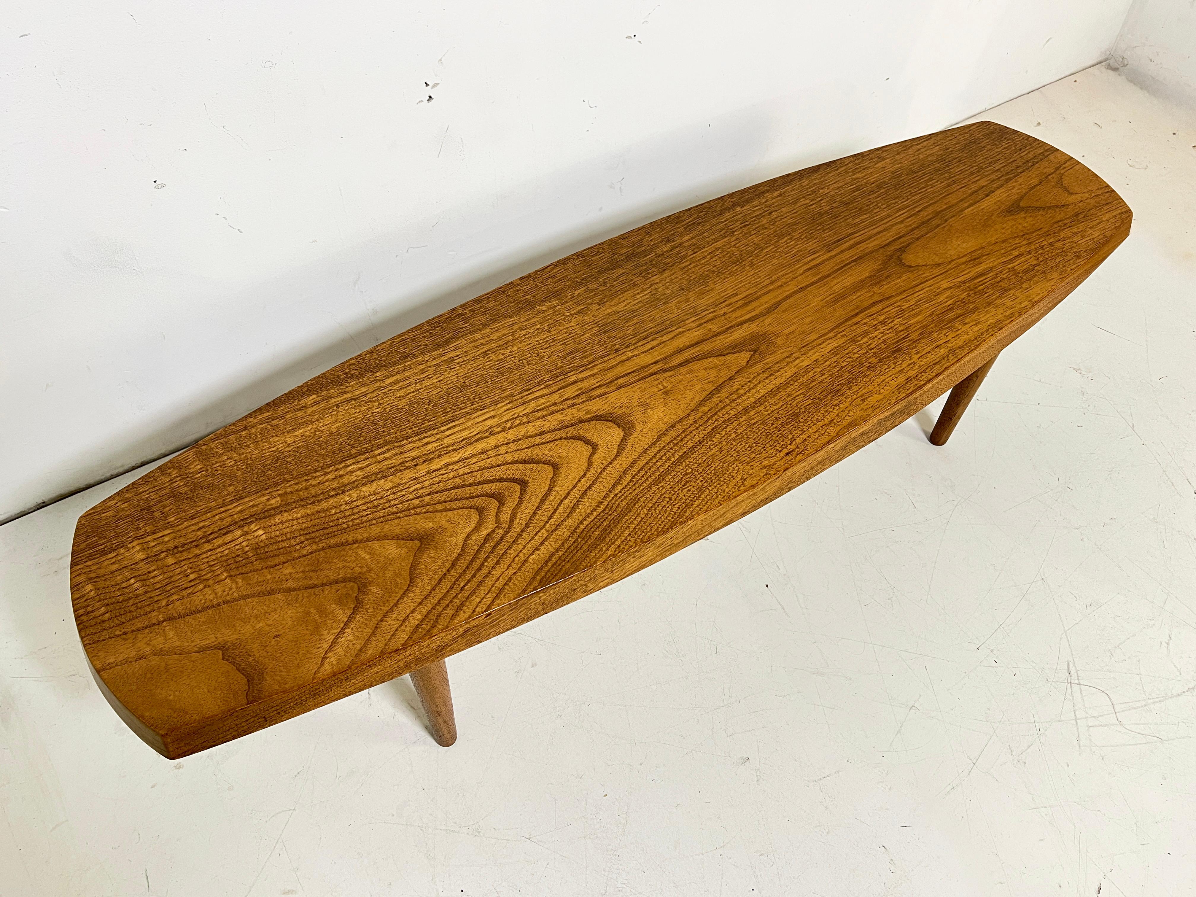 Cèdre Studio Craft Mid-Century Surfboard Coffee Table By Paul Killinger Circa 1970s en vente