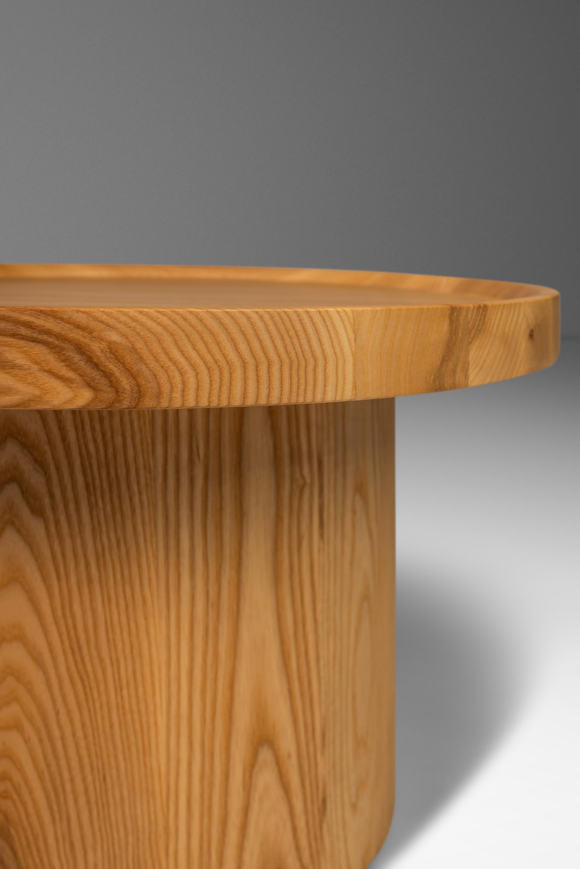 Frêne Table basse moderne organique Studio Craft en frêne massif de Mark Leblanc, États-Unis en vente
