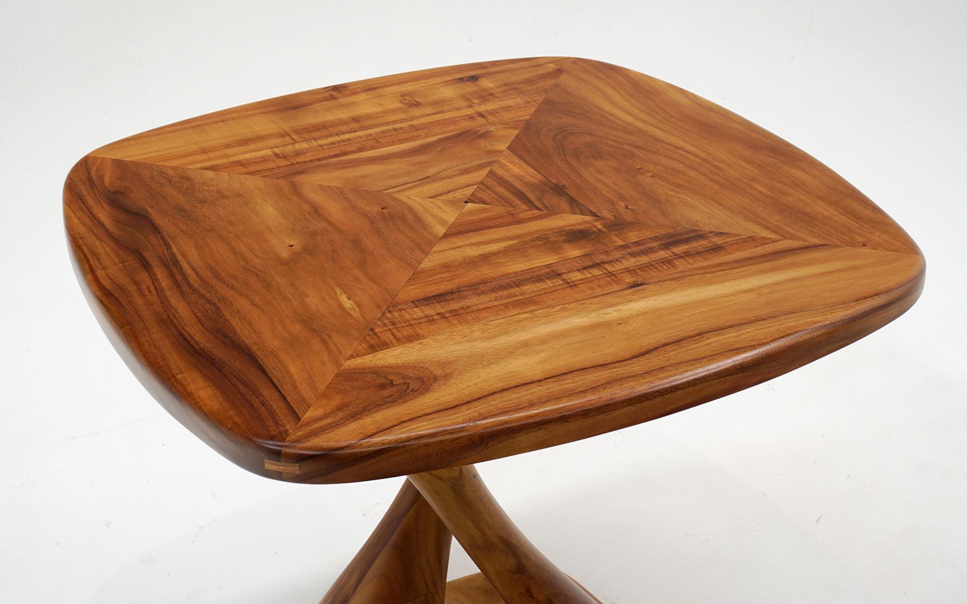 Mesa pequeña de comedor/cocina Studio Craft. Twisted Leg Design. Retorneado por expertos. Moderno de mediados de siglo en venta