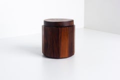 Boîte à couvercle en bois de rose massif de Studio Craft, dans le style d'Arthur Espenet Carpenter